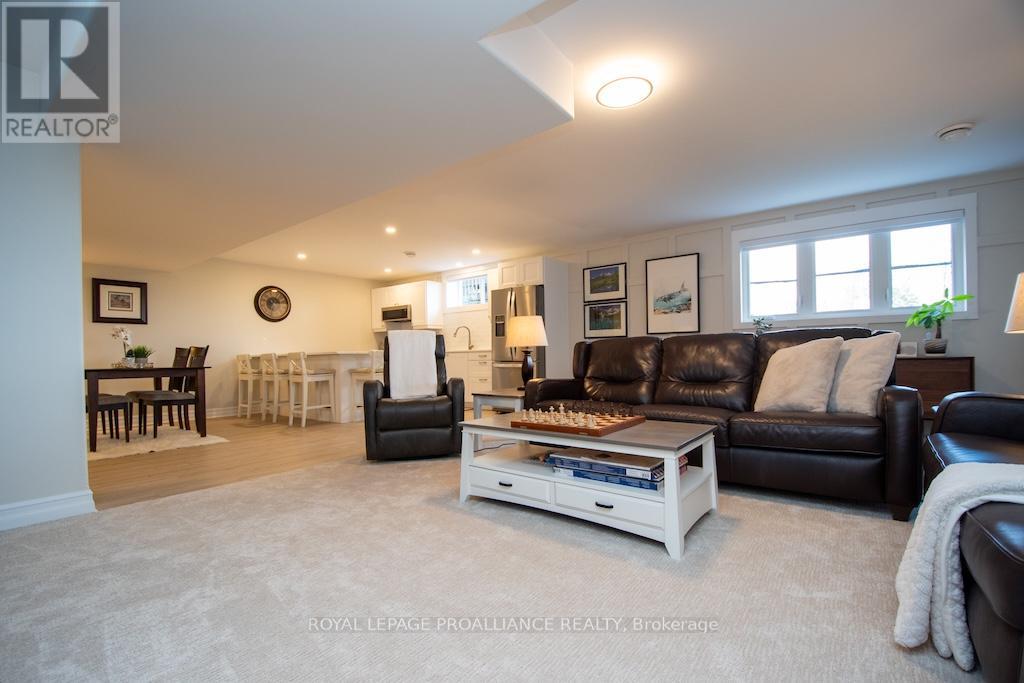 1445 Ireland Drive, Peterborough (Monaghan Ward 2), Ontario  K9K 0A4 - Photo 35 - X12478402