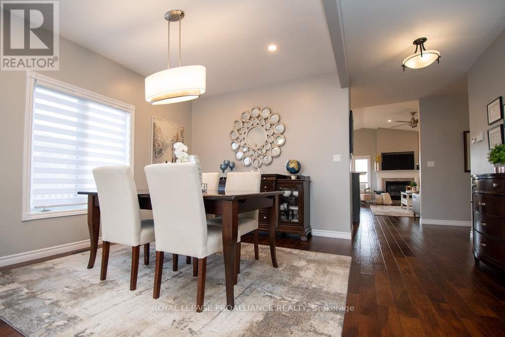 1445 Ireland Drive, Peterborough (Monaghan Ward 2), Ontario  K9K 0A4 - Photo 8 - X12478402