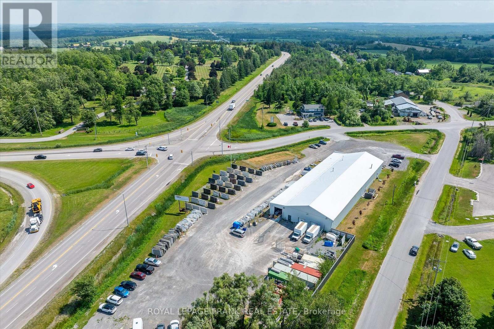 2075 Davis Road, Cavan Monaghan (Cavan-Monaghan), Ontario  K9J 6X4 - Photo 3 - X12478423