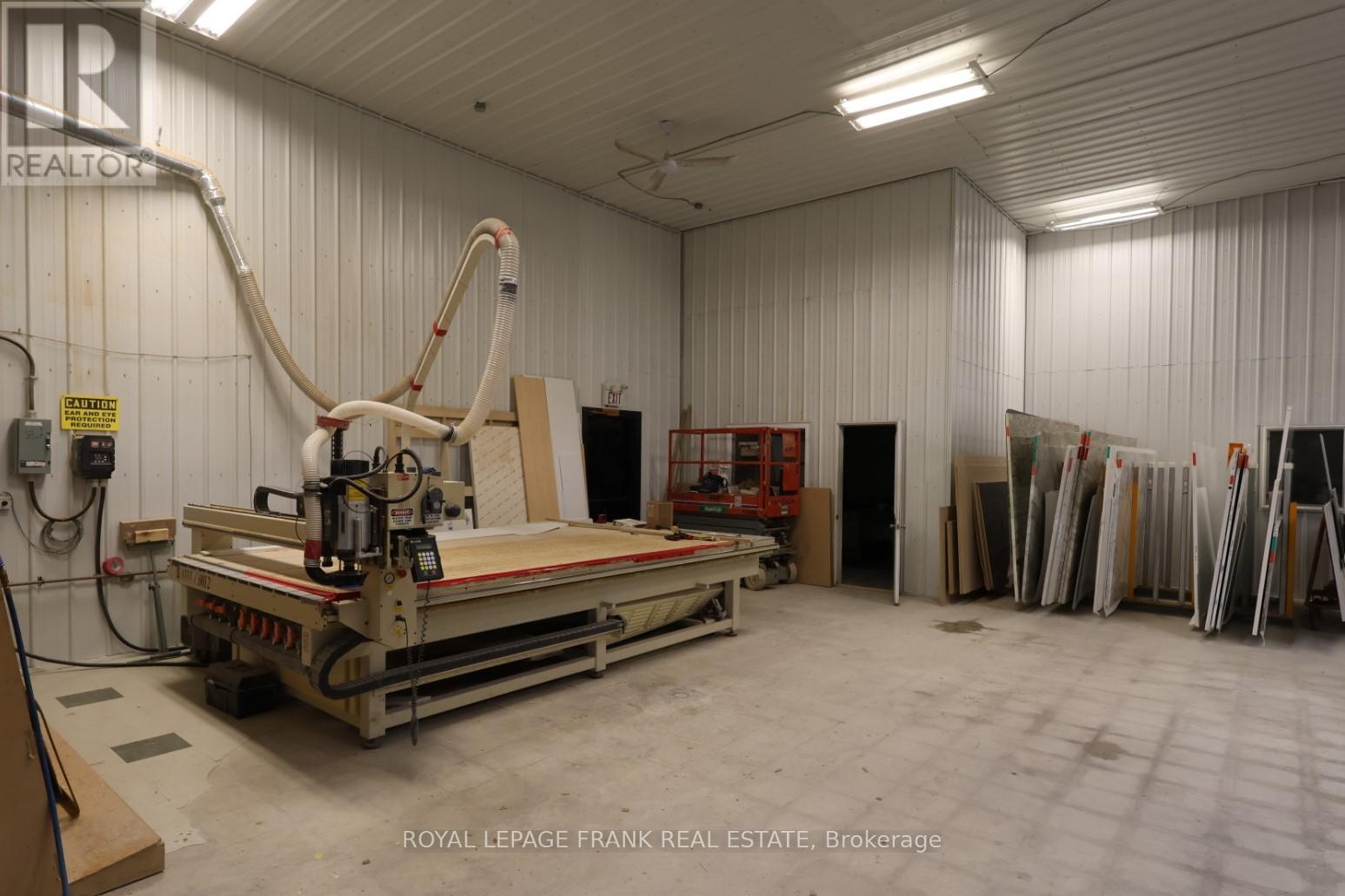 2075 Davis Road, Cavan Monaghan (Cavan-Monaghan), Ontario  K9J 6X4 - Photo 38 - X12478423