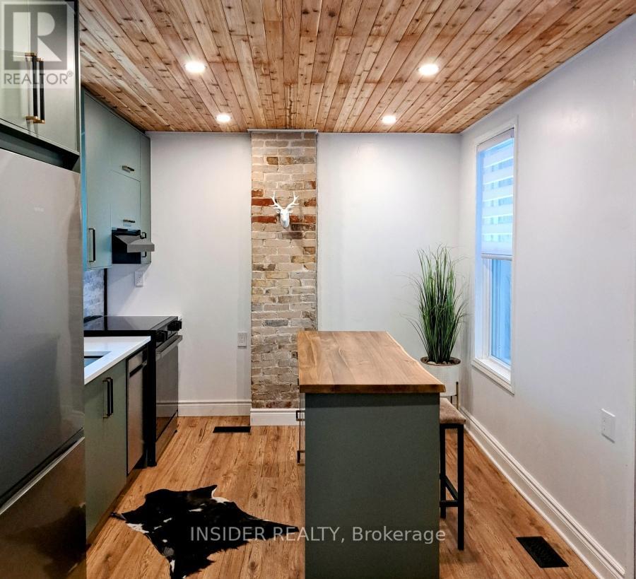 658 Brown Street, Peterborough (Otonabee Ward 1), Ontario  K9J 4K5 - Photo 12 - X12478026