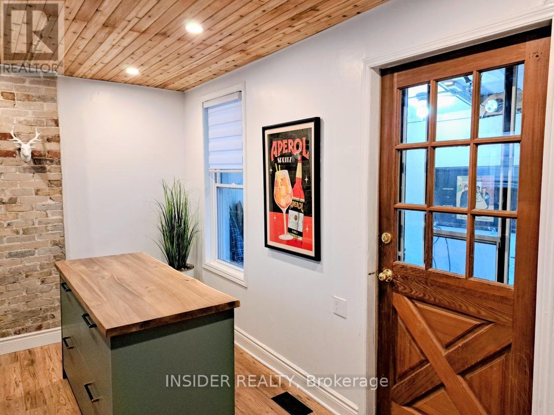 658 Brown Street, Peterborough (Otonabee Ward 1), Ontario  K9J 4K5 - Photo 7 - X12478026