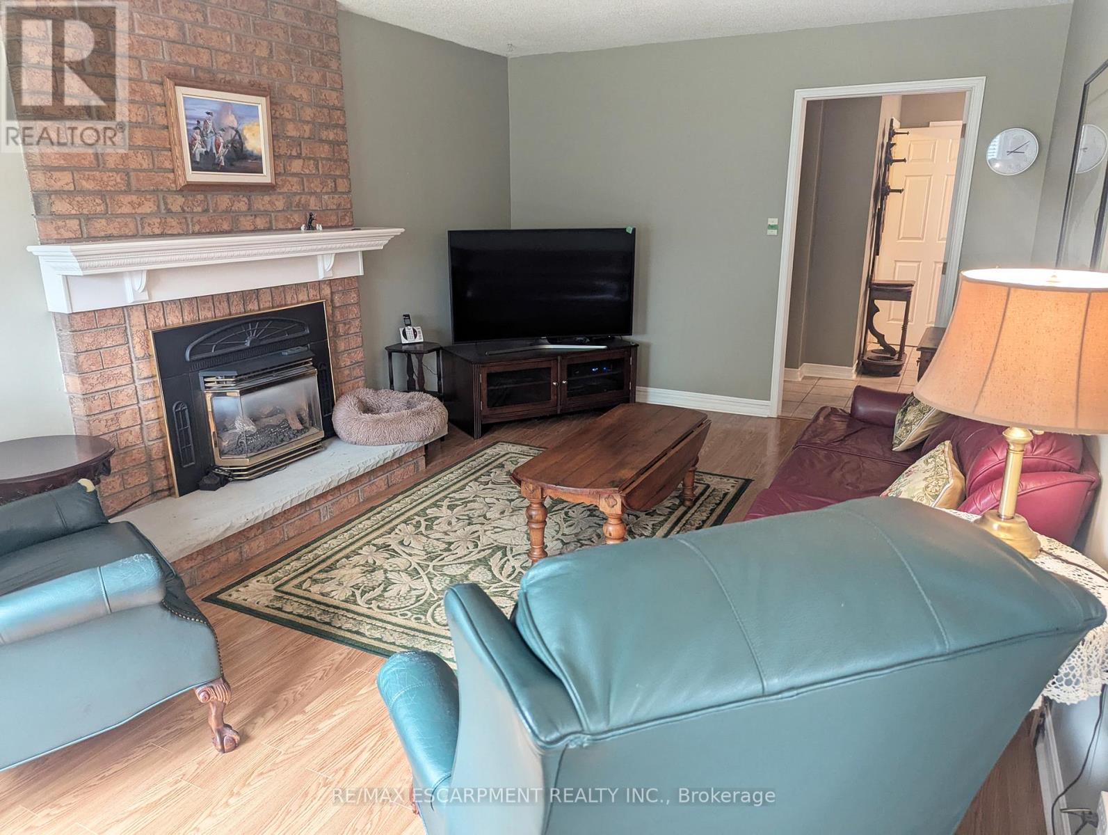 537 Westman Avenue, Peterborough (Otonabee Ward 1), Ontario  K9K 2E6 - Photo 10 - X12478060