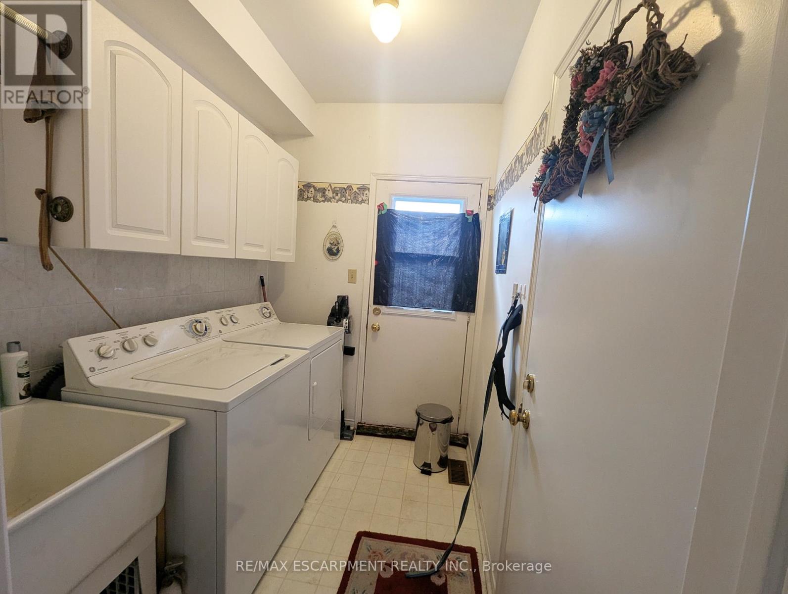 537 Westman Avenue, Peterborough (Otonabee Ward 1), Ontario  K9K 2E6 - Photo 17 - X12478060