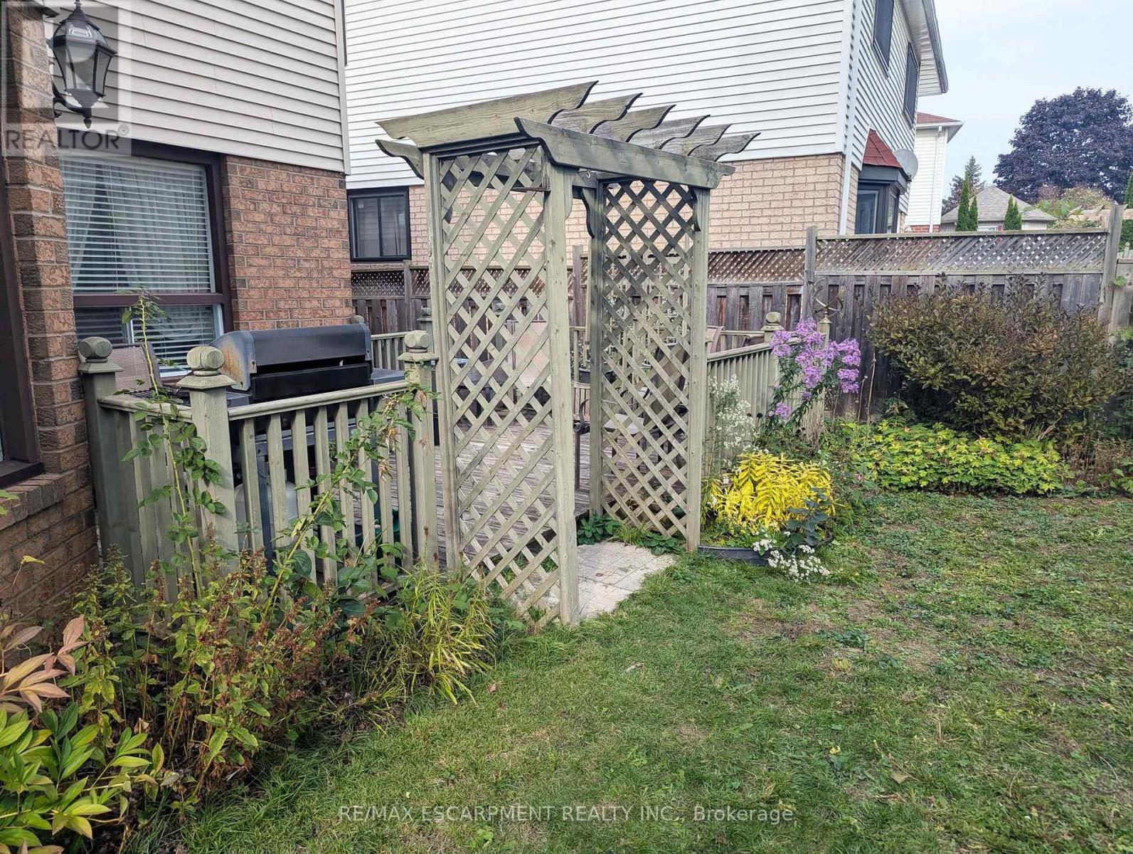 537 Westman Avenue, Peterborough (Otonabee Ward 1), Ontario  K9K 2E6 - Photo 33 - X12478060