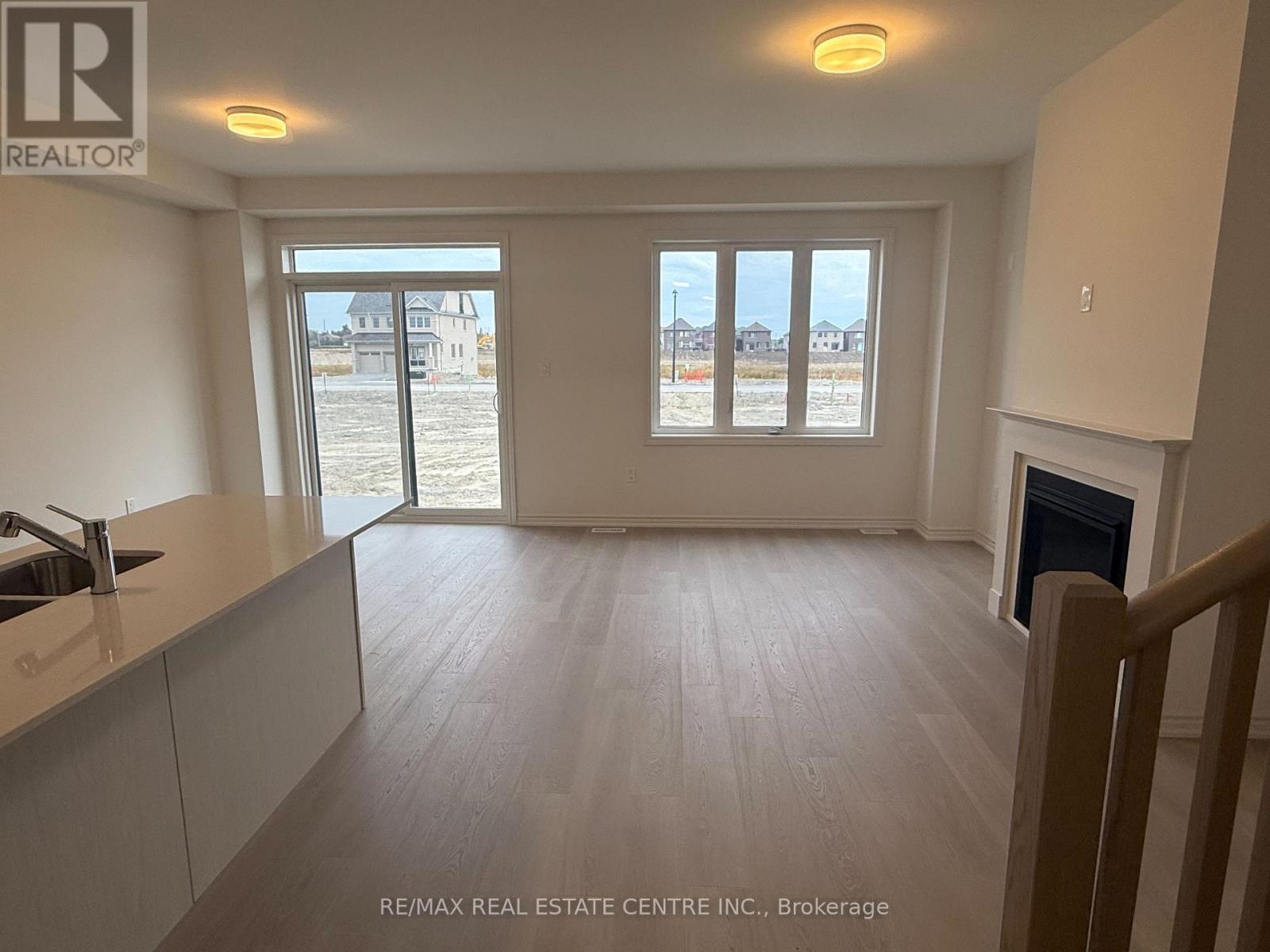 103 Sanderson Drive, Kawartha Lakes (Lindsay), Ontario  K9V 0S8 - Photo 10 - X12478196