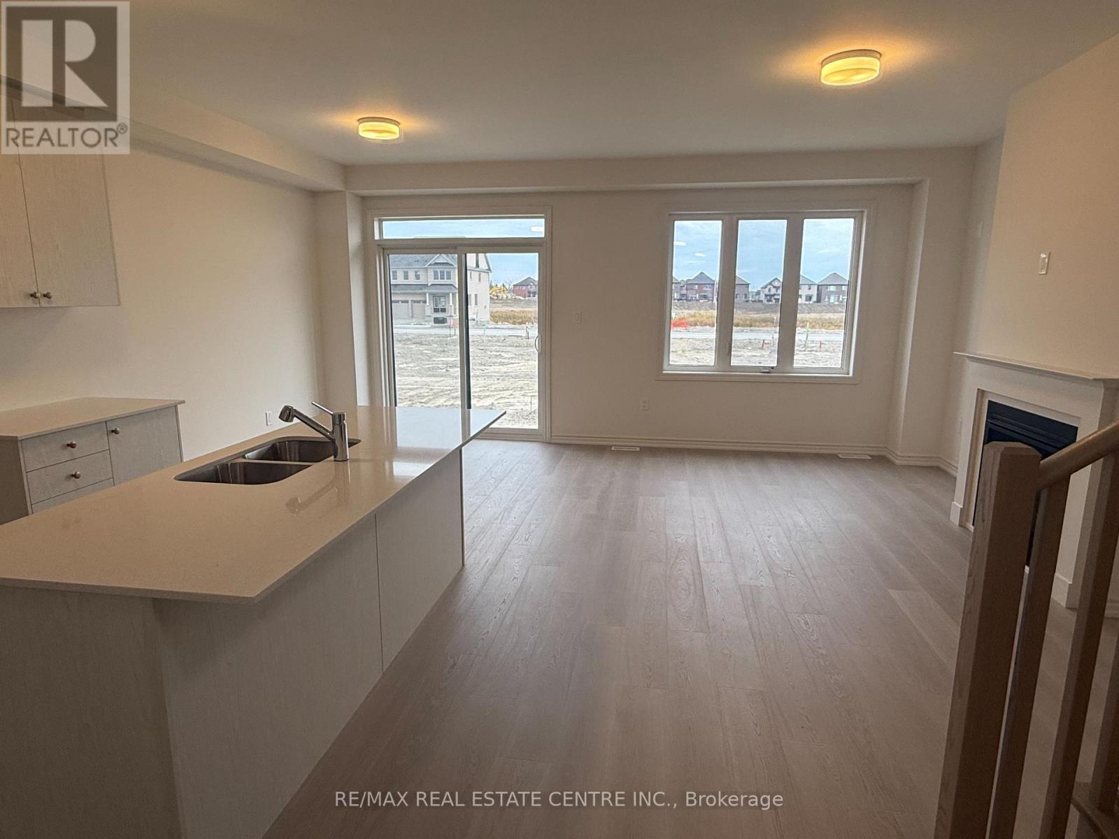 103 Sanderson Drive, Kawartha Lakes (Lindsay), Ontario  K9V 0S8 - Photo 11 - X12478196