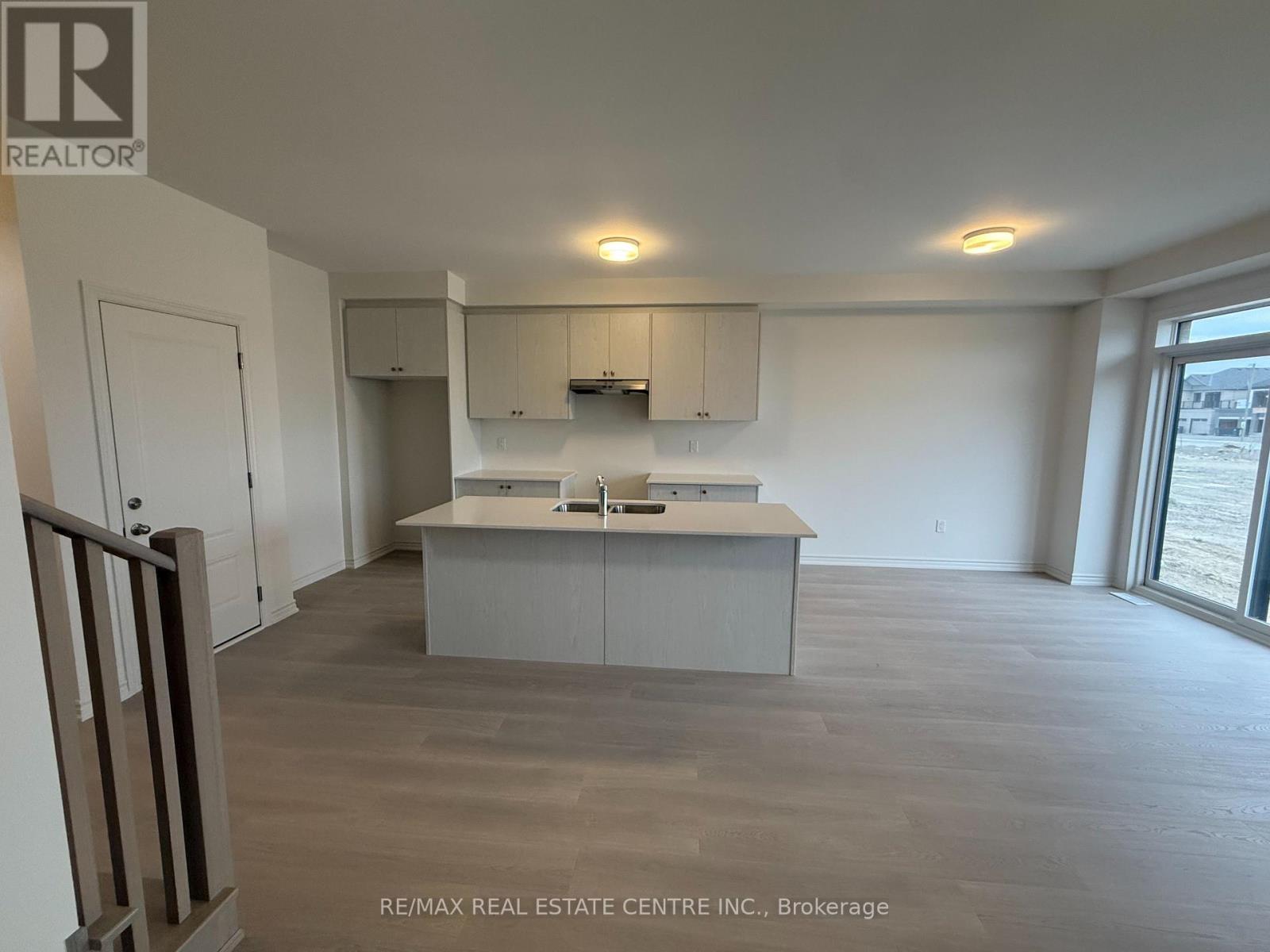 103 Sanderson Drive, Kawartha Lakes (Lindsay), Ontario  K9V 0S8 - Photo 13 - X12478196