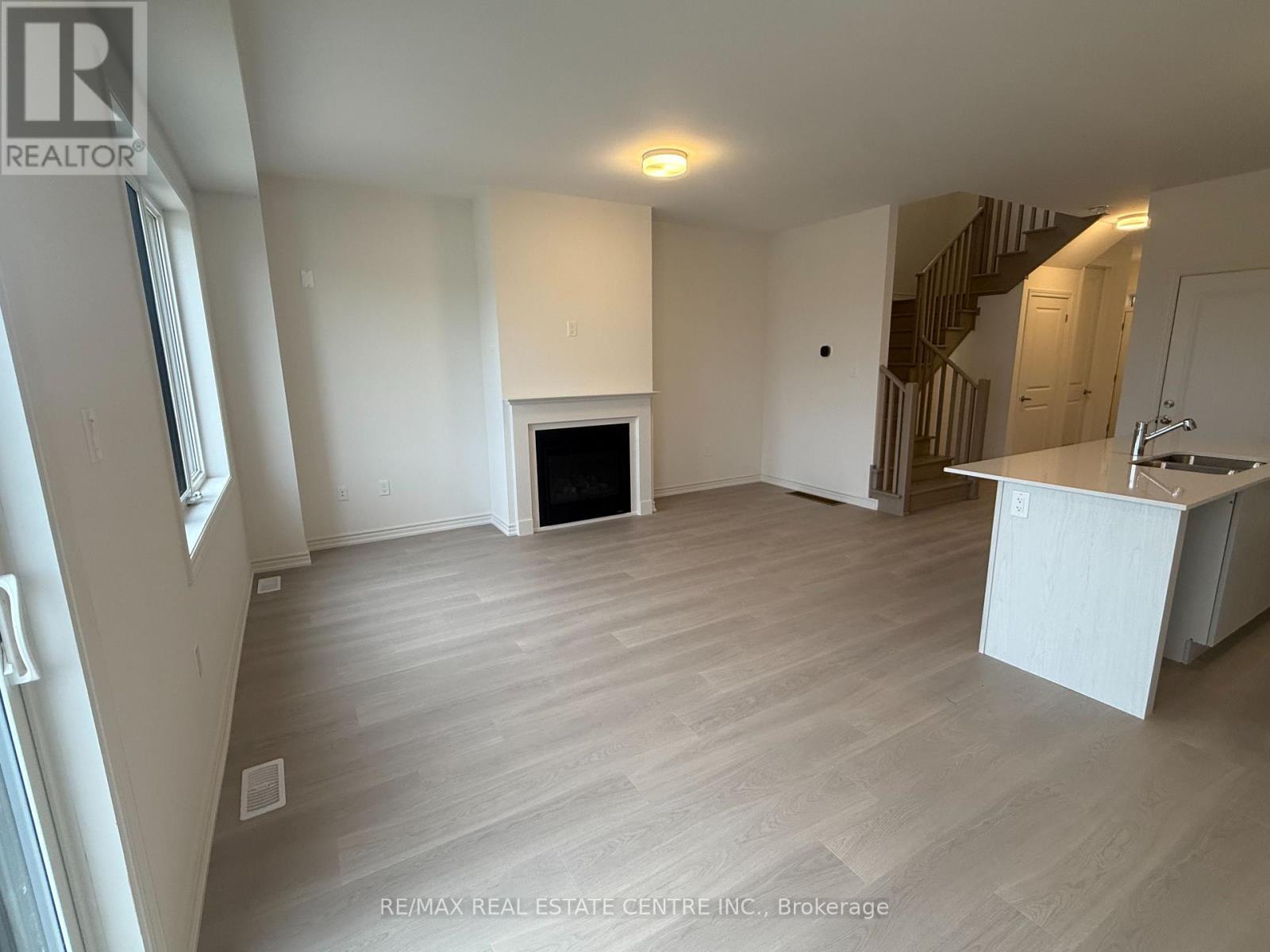 103 Sanderson Drive, Kawartha Lakes (Lindsay), Ontario  K9V 0S8 - Photo 15 - X12478196