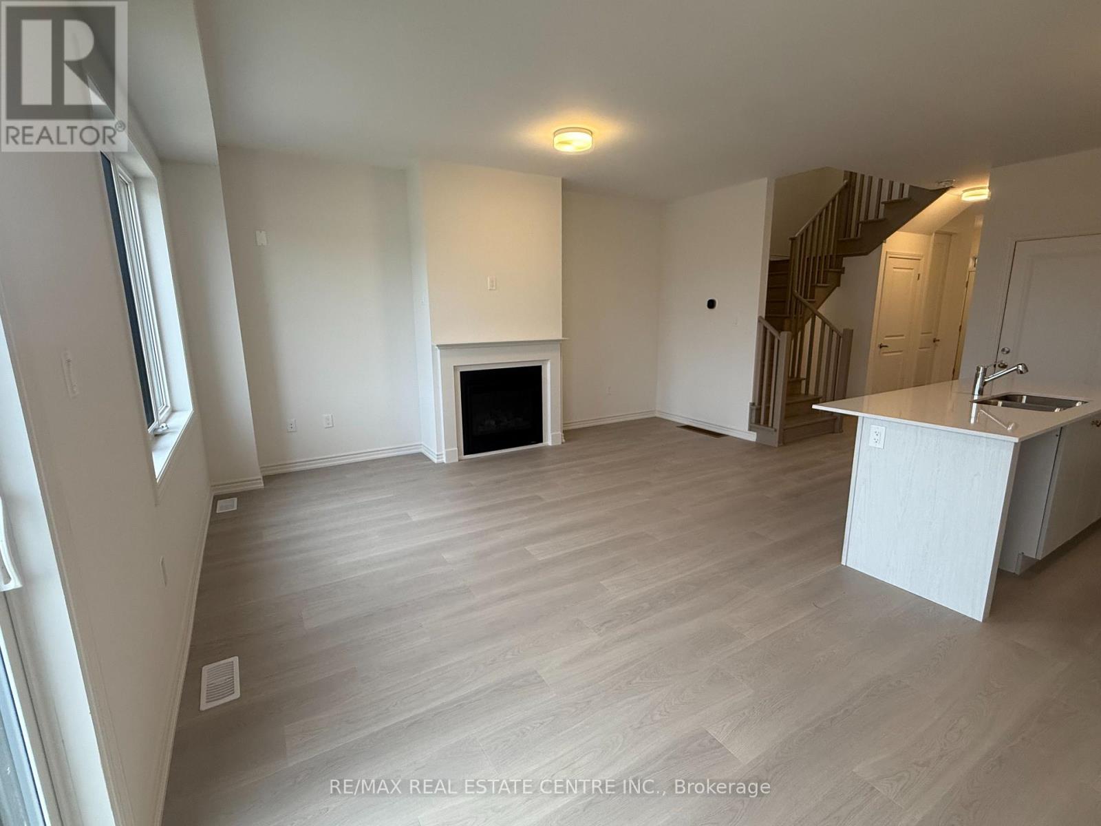 103 Sanderson Drive, Kawartha Lakes (Lindsay), Ontario  K9V 0S8 - Photo 16 - X12478196