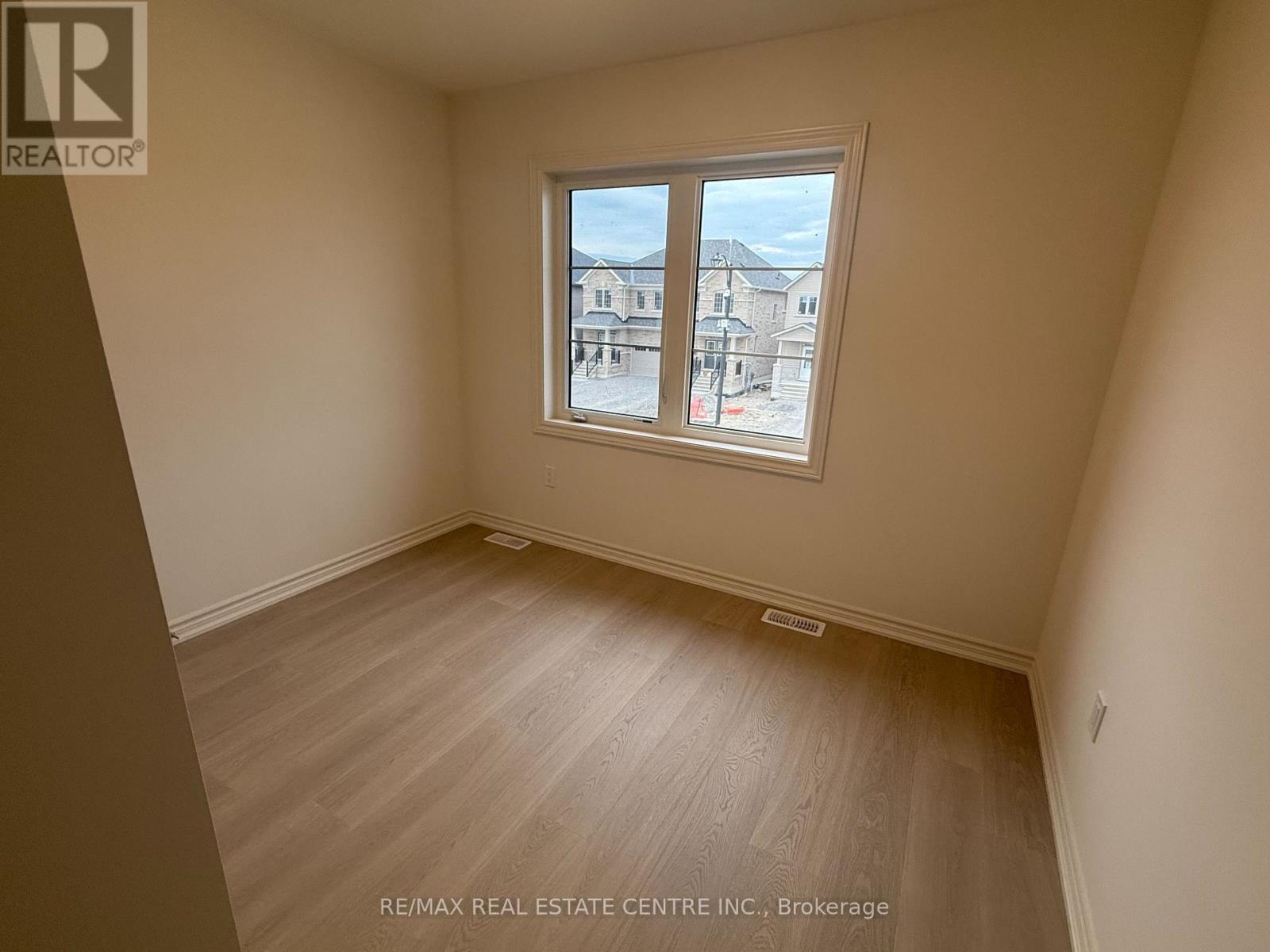 103 Sanderson Drive, Kawartha Lakes (Lindsay), Ontario  K9V 0S8 - Photo 21 - X12478196