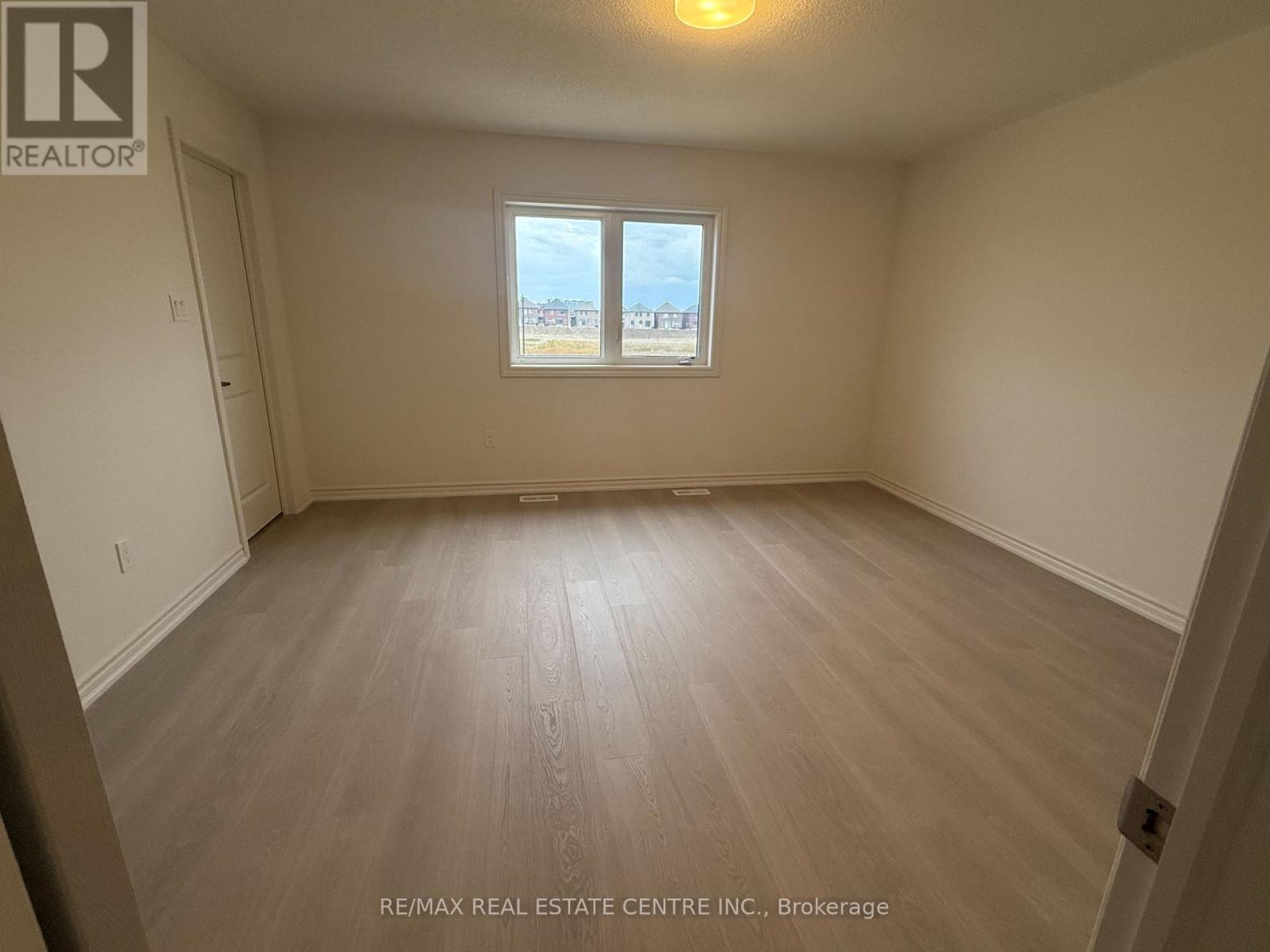 103 Sanderson Drive, Kawartha Lakes (Lindsay), Ontario  K9V 0S8 - Photo 26 - X12478196