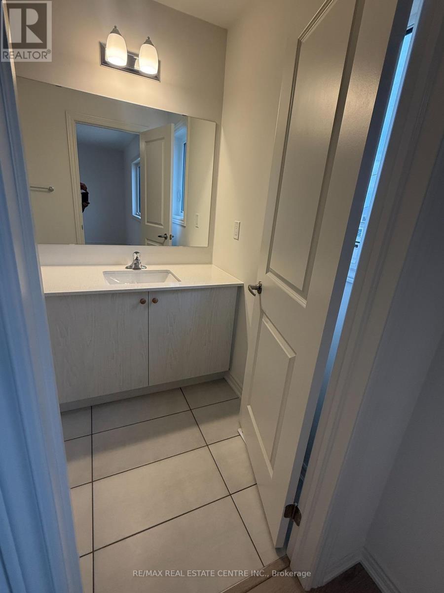 103 Sanderson Drive, Kawartha Lakes (Lindsay), Ontario  K9V 0S8 - Photo 32 - X12478196