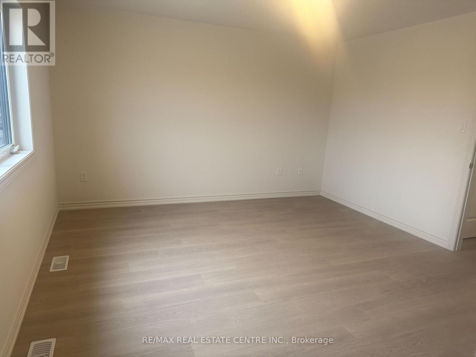 103 Sanderson Drive, Kawartha Lakes (Lindsay), Ontario  K9V 0S8 - Photo 34 - X12478196