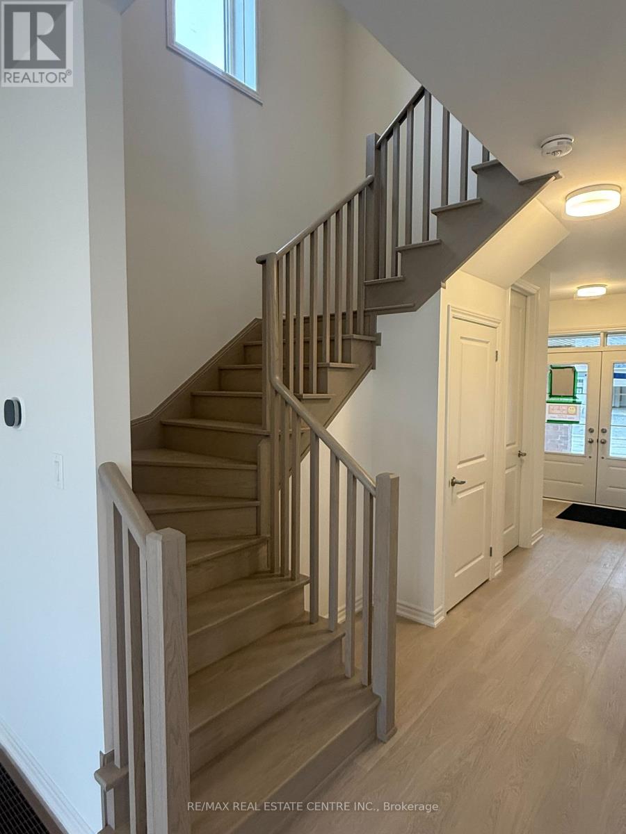 103 Sanderson Drive, Kawartha Lakes (Lindsay), Ontario  K9V 0S8 - Photo 5 - X12478196