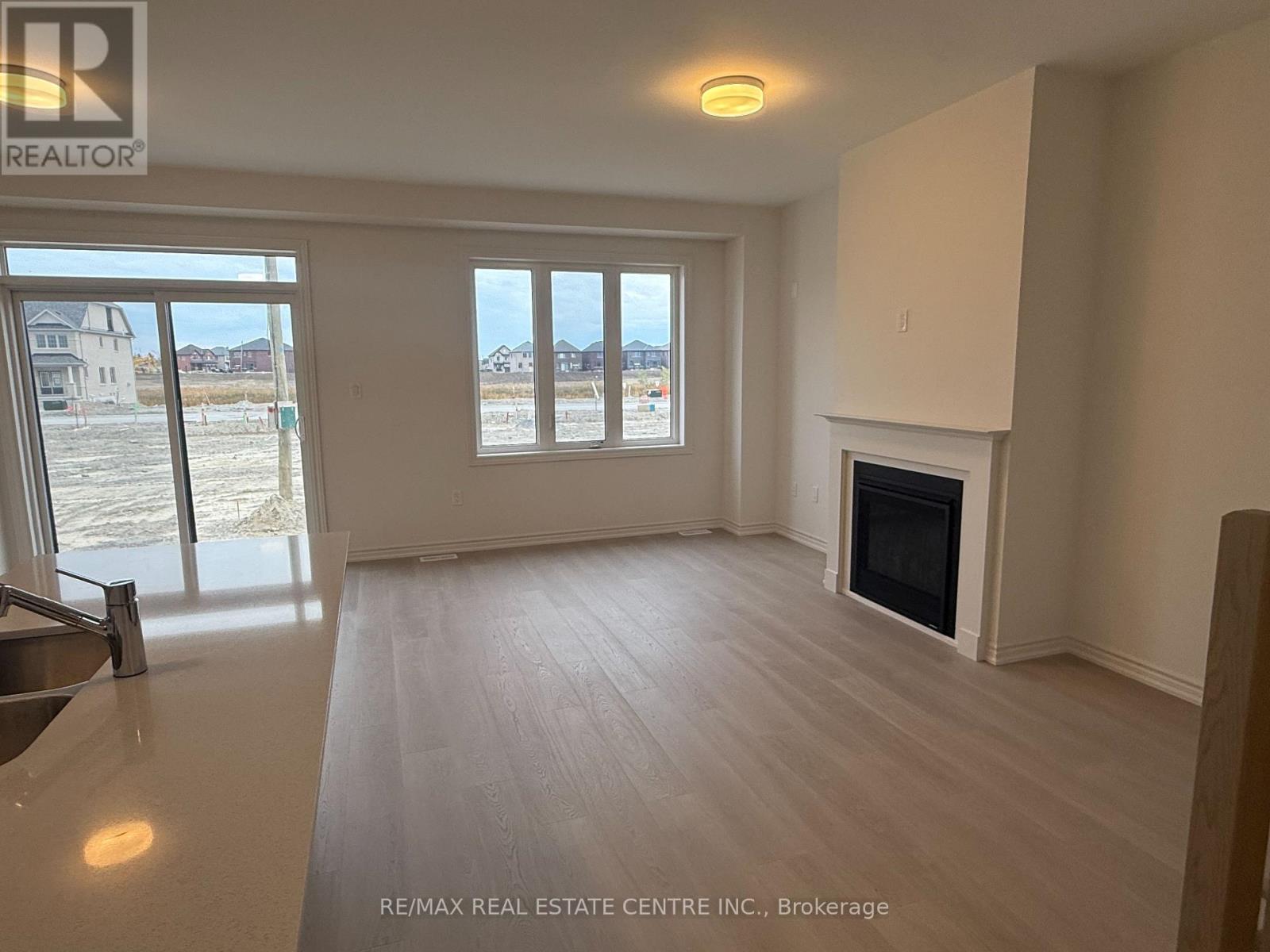 103 Sanderson Drive, Kawartha Lakes (Lindsay), Ontario  K9V 0S8 - Photo 9 - X12478196