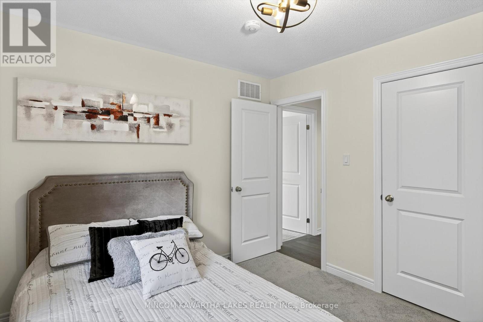 203 O'neil Street, Peterborough (Monaghan Ward 2), Ontario  K9K 0H5 - Photo 32 - X12478461