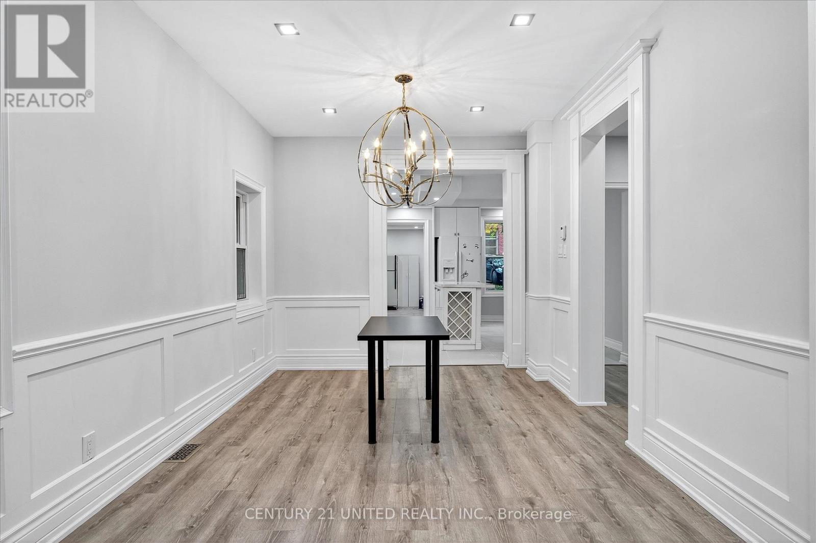 504 Aylmer Street N, Peterborough (Town Ward 3), Ontario  K9H 3W5 - Photo 11 - X12478831