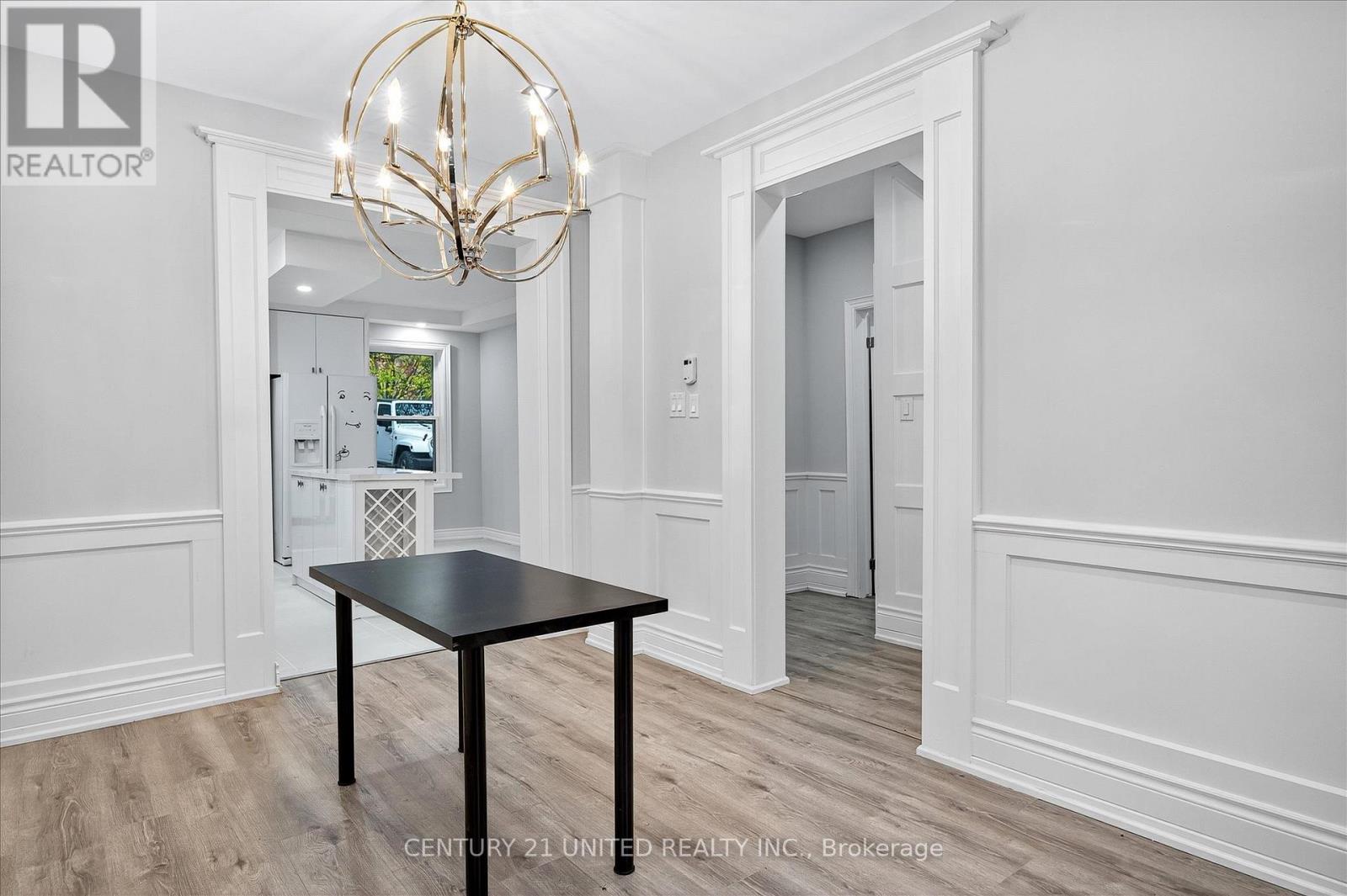 504 Aylmer Street N, Peterborough (Town Ward 3), Ontario  K9H 3W5 - Photo 12 - X12478831