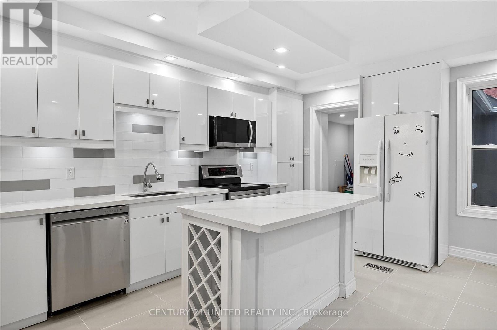 504 Aylmer Street N, Peterborough (Town Ward 3), Ontario  K9H 3W5 - Photo 15 - X12478831