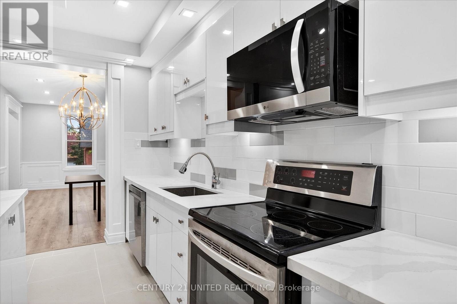 504 Aylmer Street N, Peterborough (Town Ward 3), Ontario  K9H 3W5 - Photo 17 - X12478831