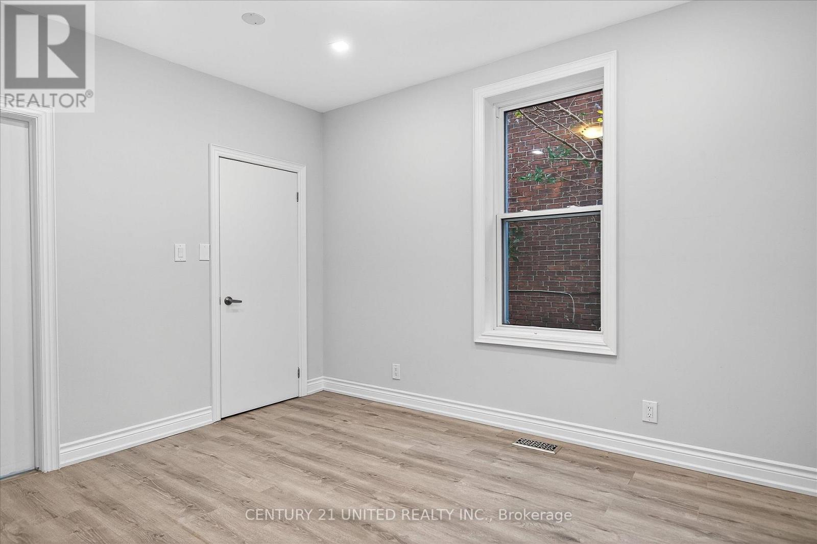 504 Aylmer Street N, Peterborough (Town Ward 3), Ontario  K9H 3W5 - Photo 22 - X12478831