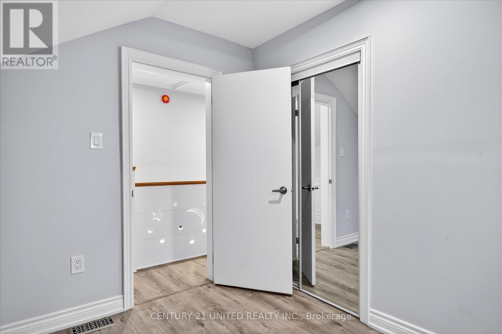 504 Aylmer Street N, Peterborough (Town Ward 3), Ontario  K9H 3W5 - Photo 33 - X12478831