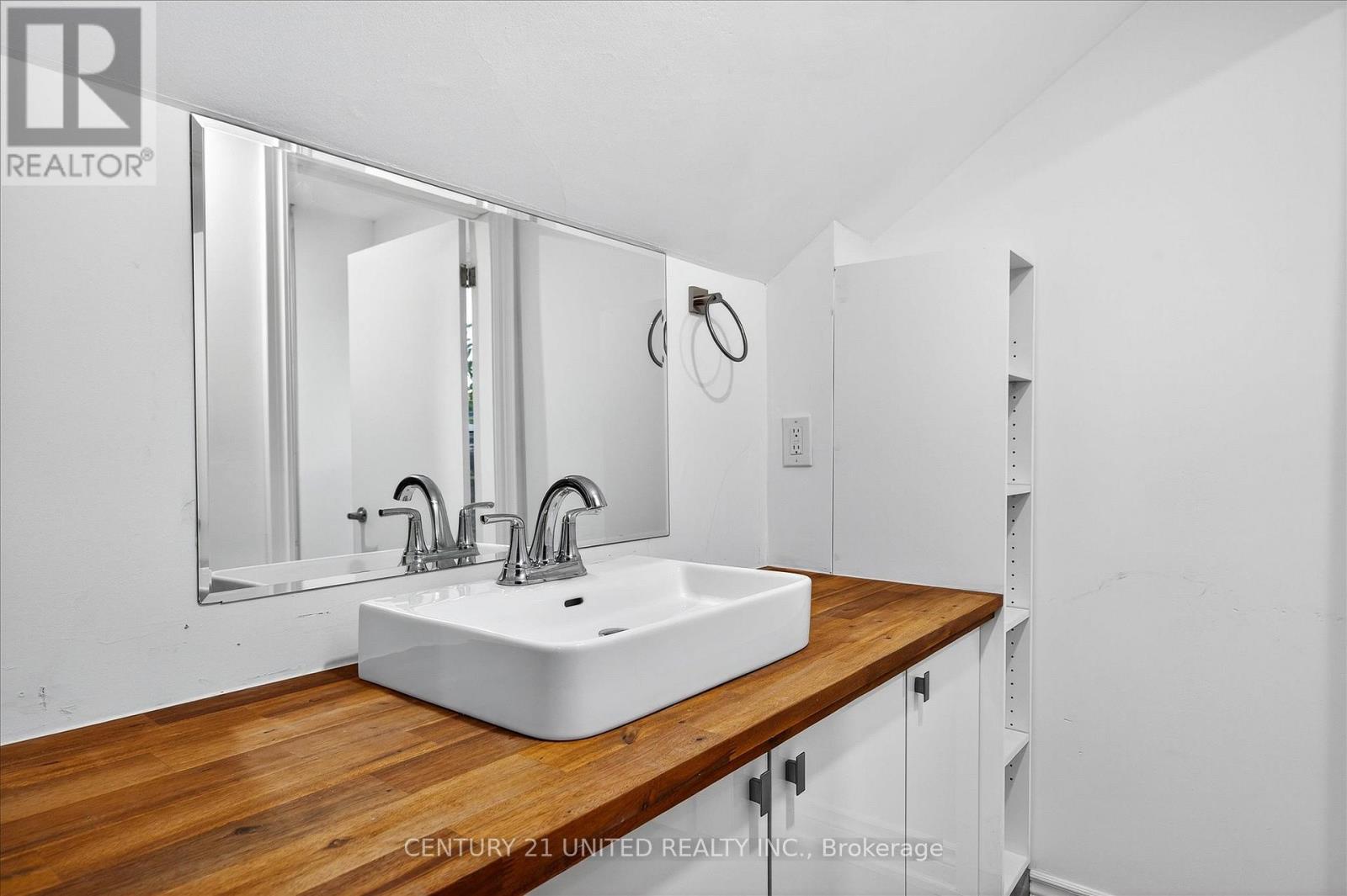 504 Aylmer Street N, Peterborough (Town Ward 3), Ontario  K9H 3W5 - Photo 35 - X12478831