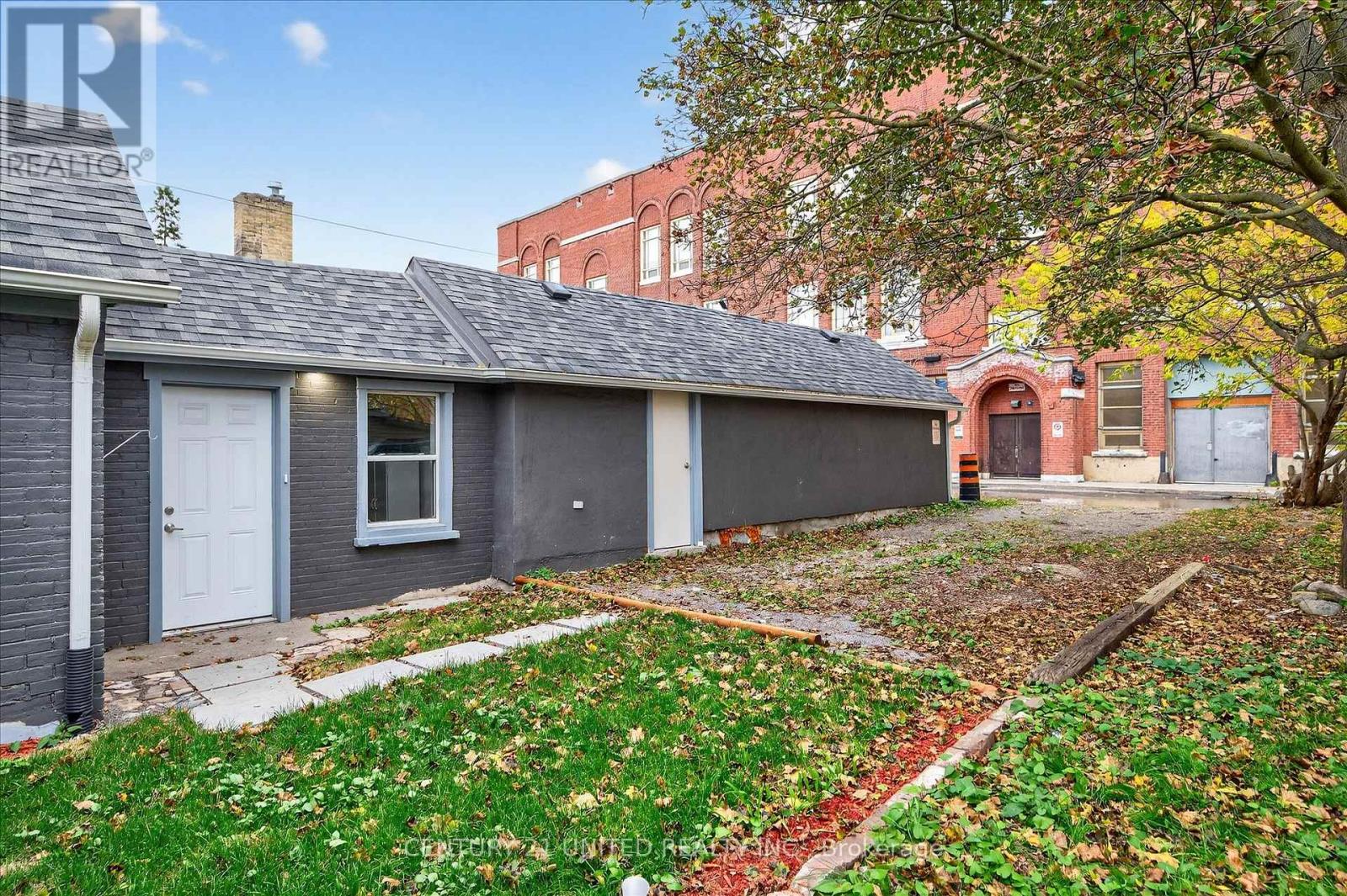 504 Aylmer Street N, Peterborough (Town Ward 3), Ontario  K9H 3W5 - Photo 39 - X12478831