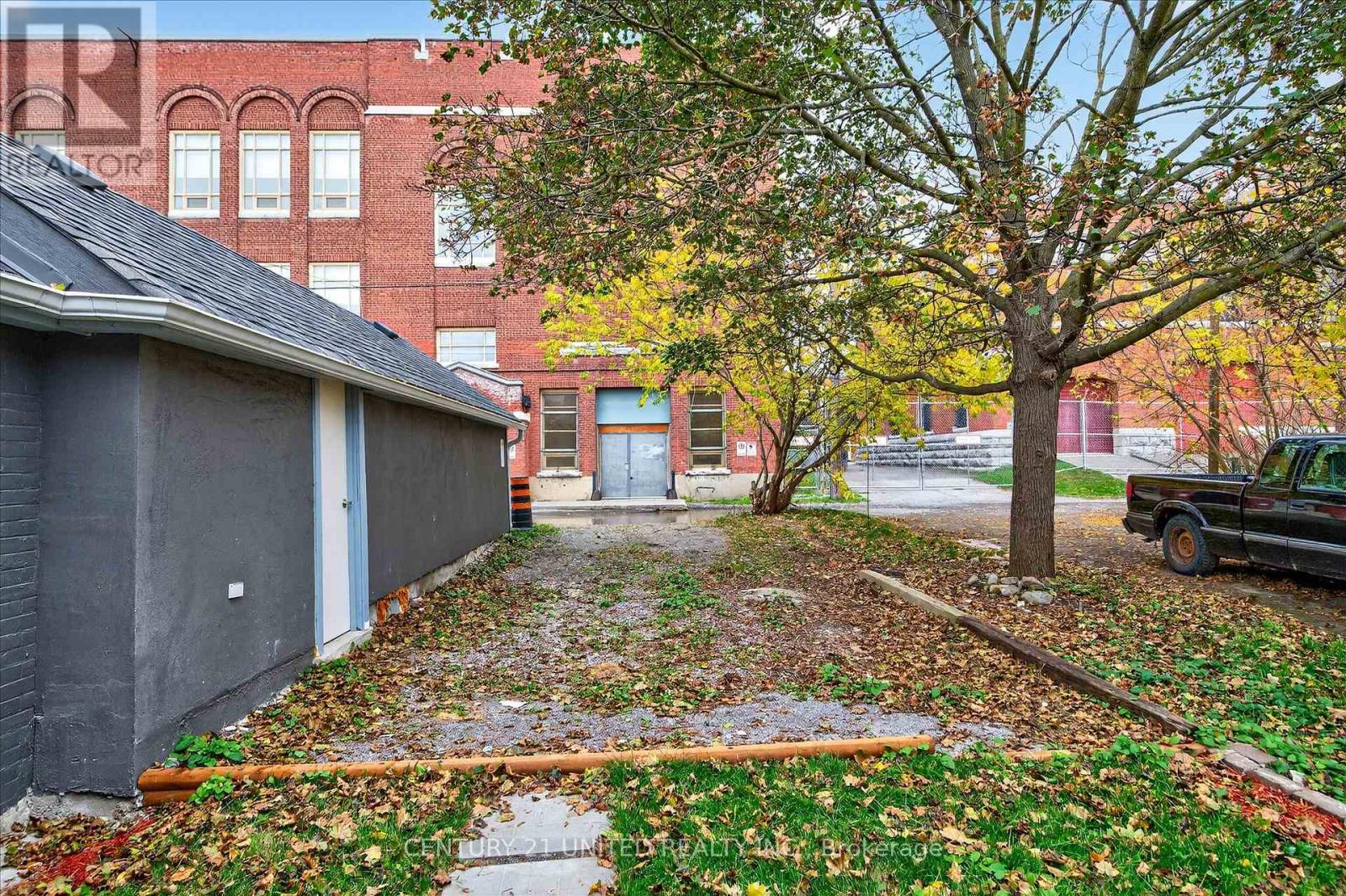 504 Aylmer Street N, Peterborough (Town Ward 3), Ontario  K9H 3W5 - Photo 40 - X12478831