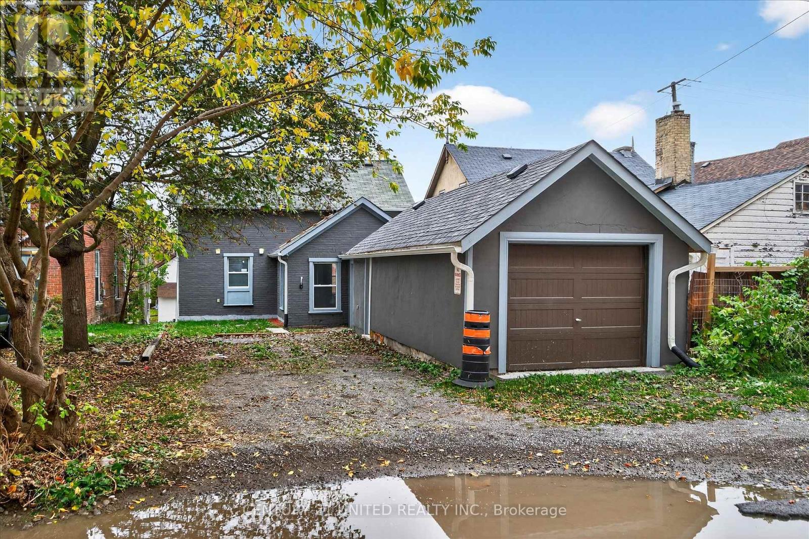 504 Aylmer Street N, Peterborough (Town Ward 3), Ontario  K9H 3W5 - Photo 42 - X12478831