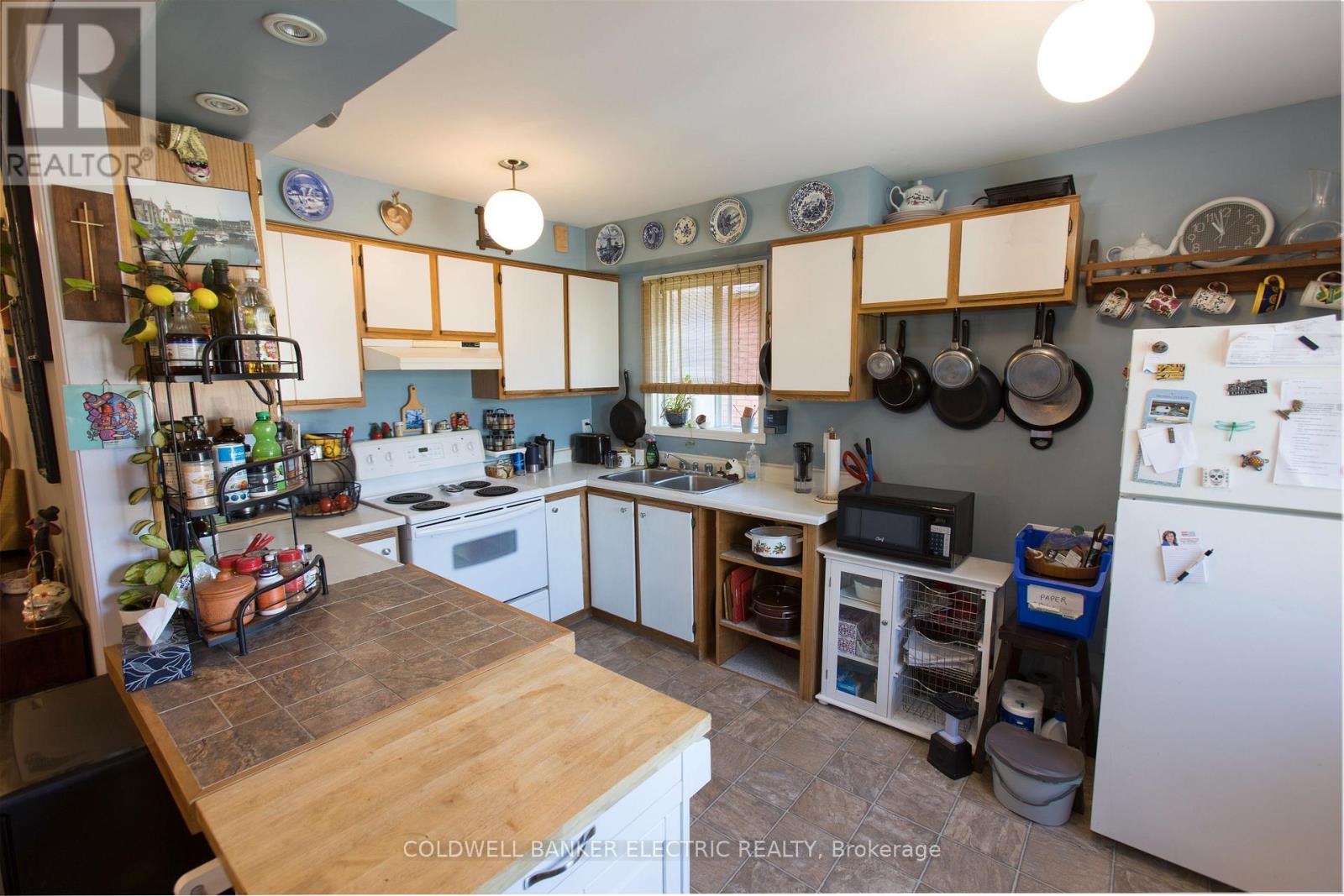 247 Towerhill Road, Peterborough (Northcrest Ward 5), Ontario  K9H 7N1 - Photo 14 - X12478866