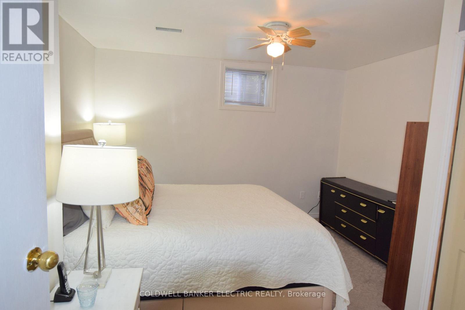 247 Towerhill Road, Peterborough (Northcrest Ward 5), Ontario  K9H 7N1 - Photo 21 - X12478866