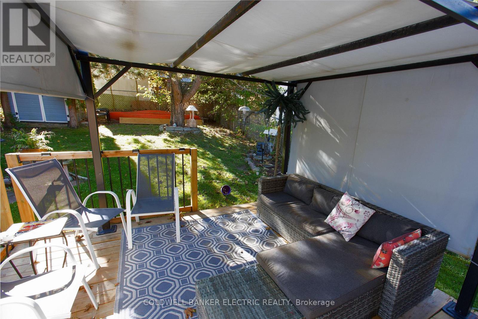 247 Towerhill Road, Peterborough (Northcrest Ward 5), Ontario  K9H 7N1 - Photo 5 - X12478866