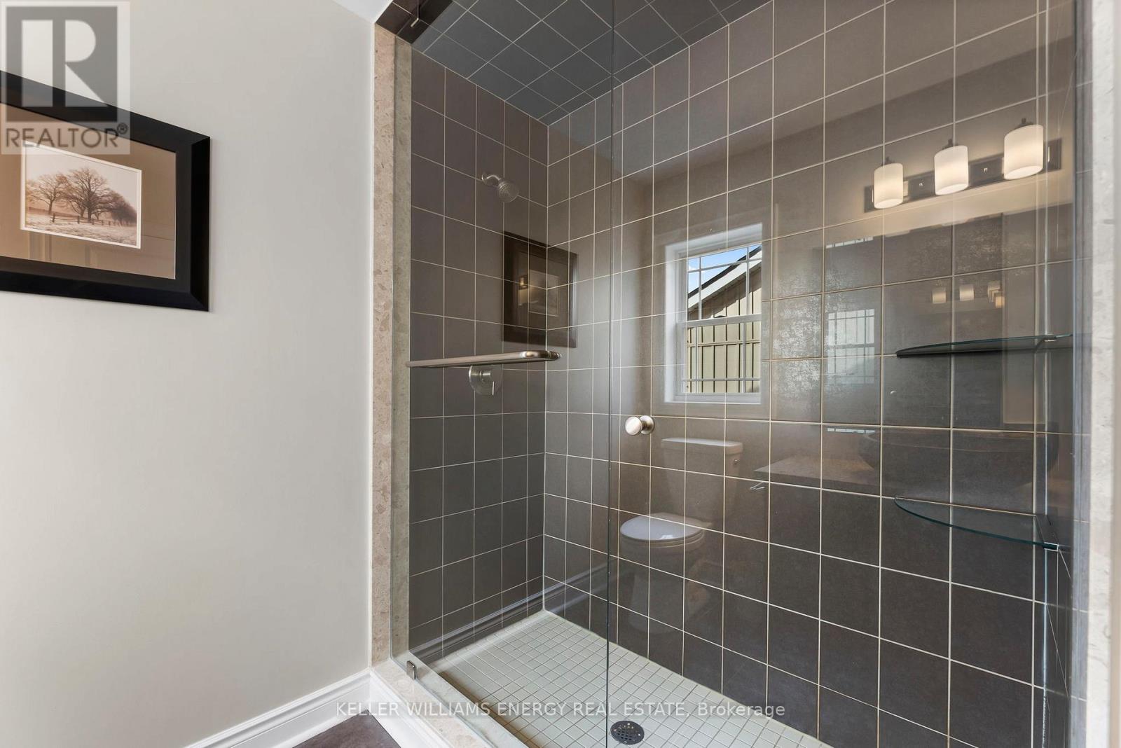 104 Bowen Drive, Peterborough (Northcrest Ward 5), Ontario  K9H 0B8 - Photo 20 - X12478882