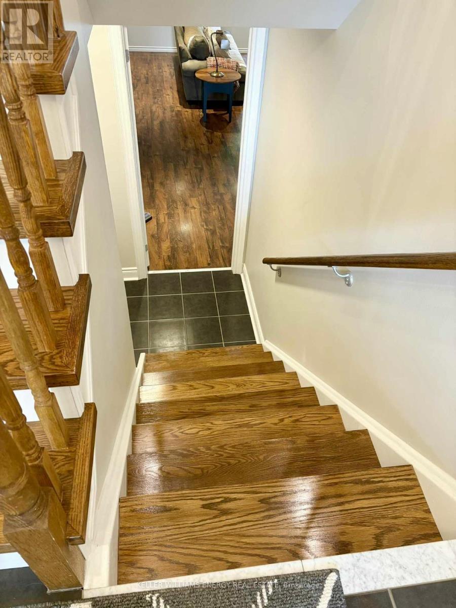 104 Bowen Drive, Peterborough (Northcrest Ward 5), Ontario  K9H 0B8 - Photo 3 - X12478882