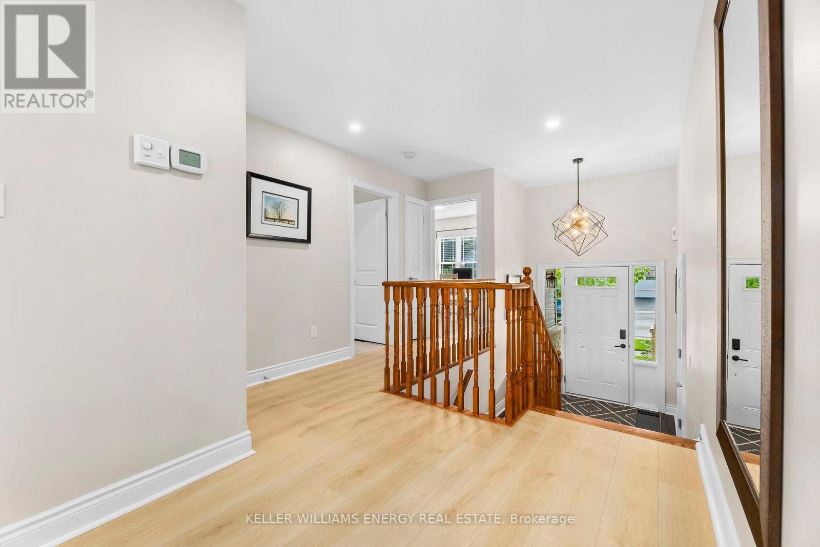 104 Bowen Drive, Peterborough (Northcrest Ward 5), Ontario  K9H 0B8 - Photo 5 - X12478882