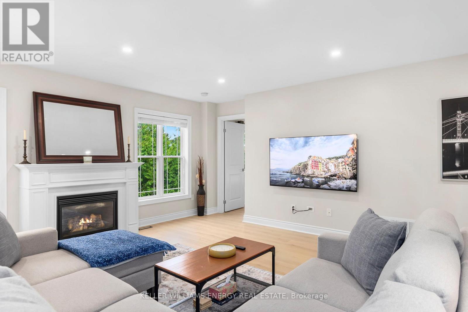 104 Bowen Drive, Peterborough (Northcrest Ward 5), Ontario  K9H 0B8 - Photo 9 - X12478882