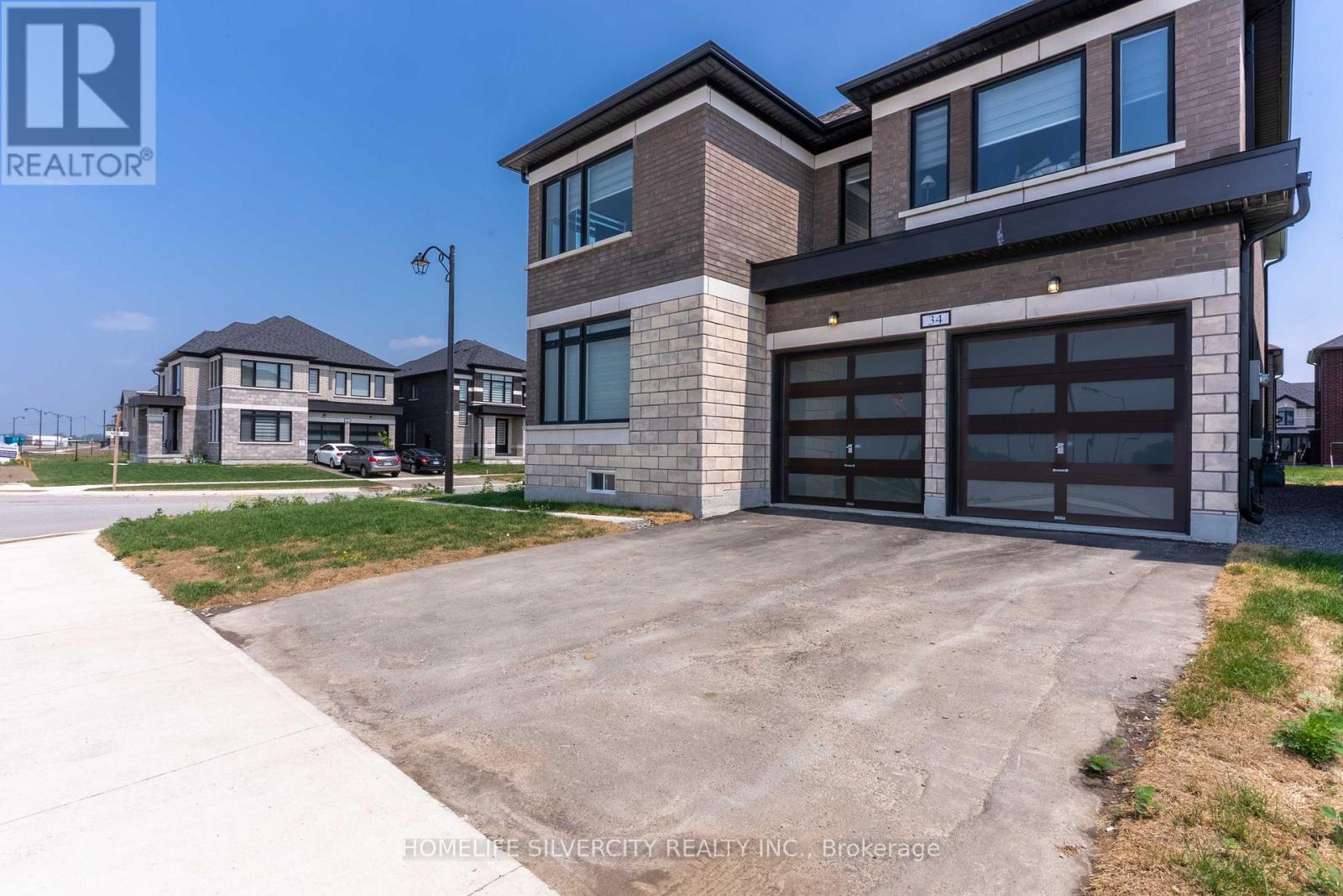 34 Mckay Avenue, Kawartha Lakes (Lindsay), Ontario  K9V 0R2 - Photo 2 - X12478967