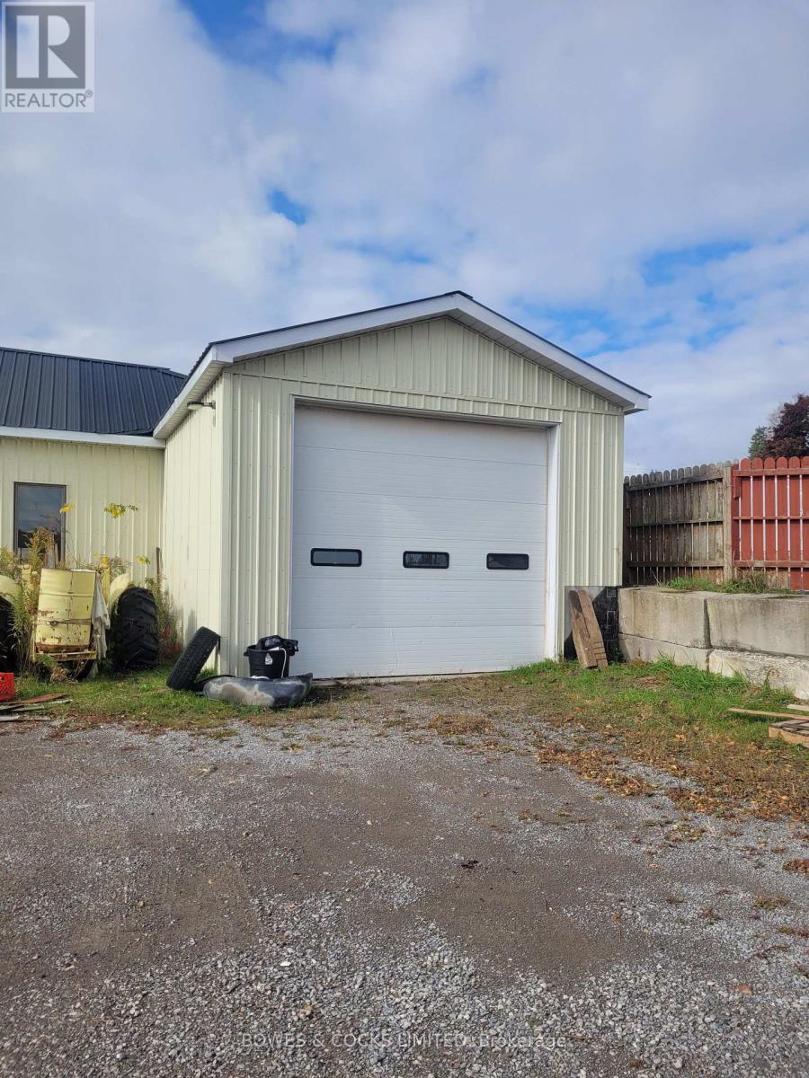 200 Lindsay Street S, Kawartha Lakes (Lindsay), Ontario  K9V 2N3 - Photo 1 - X12479167