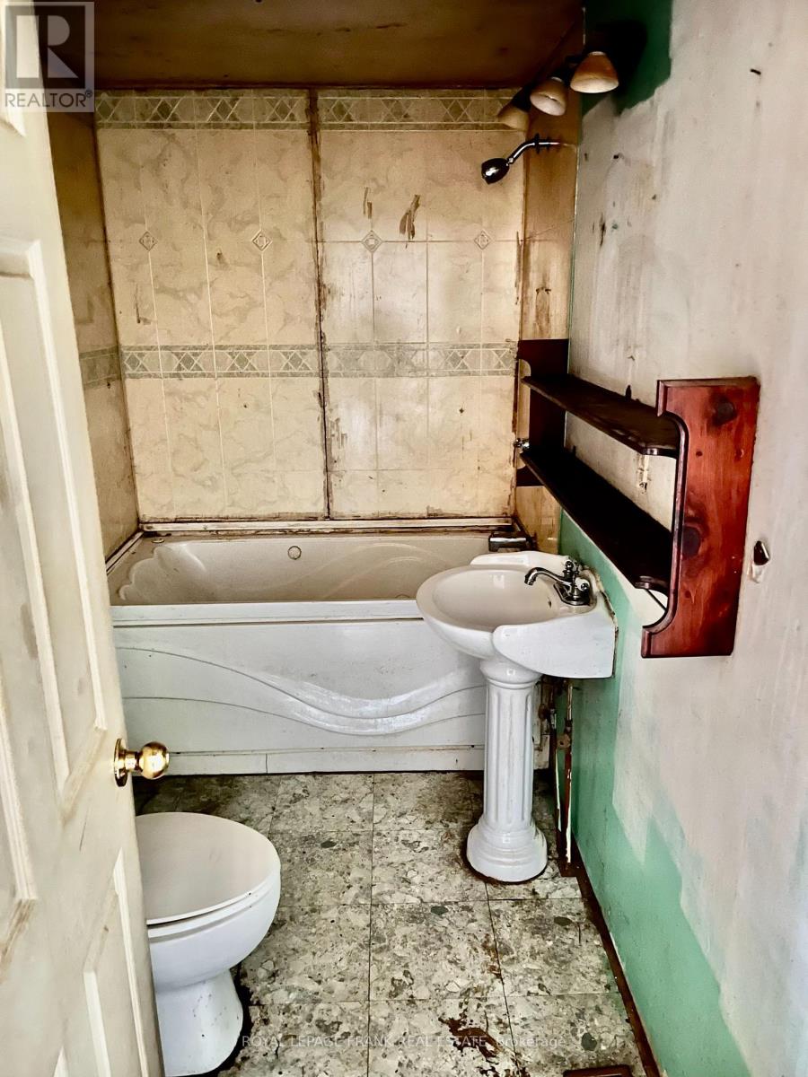 4 Jackson Road, Faraday, Ontario  K0L 1C0 - Photo 7 - X12479242