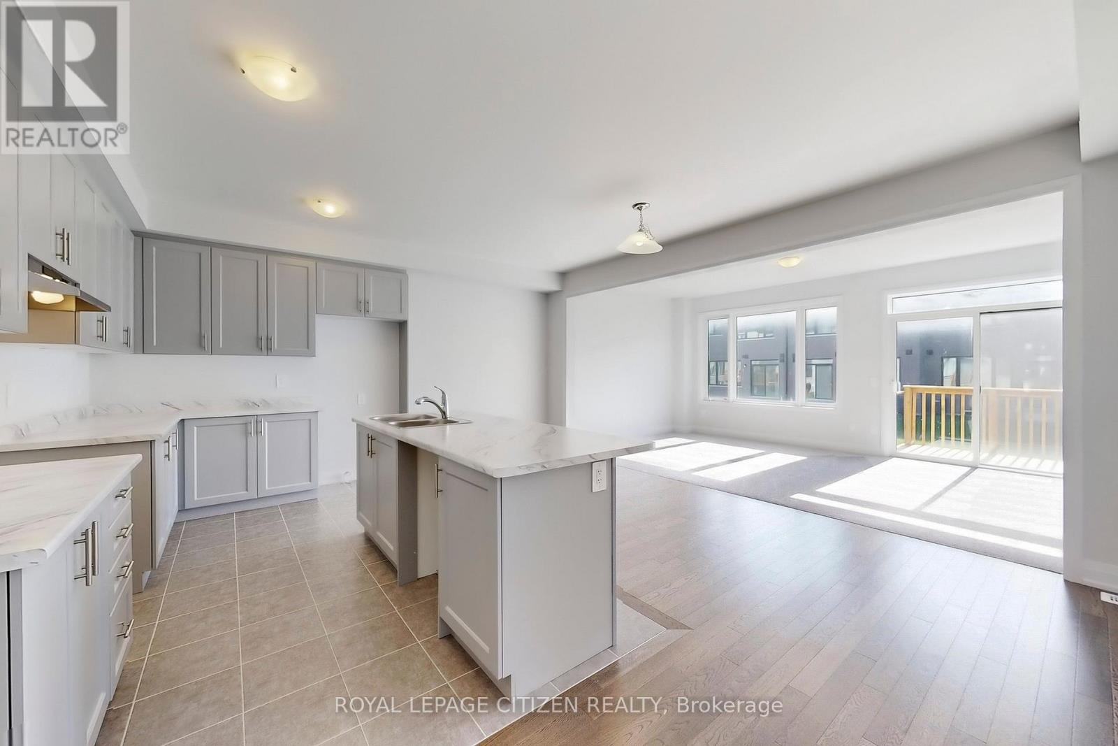 71 Butler Boulevard, Kawartha Lakes (Lindsay), Ontario  K9V 6A9 - Photo 12 - X12479235