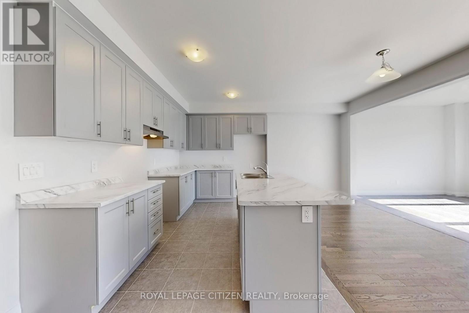 71 Butler Boulevard, Kawartha Lakes (Lindsay), Ontario  K9V 6A9 - Photo 13 - X12479235