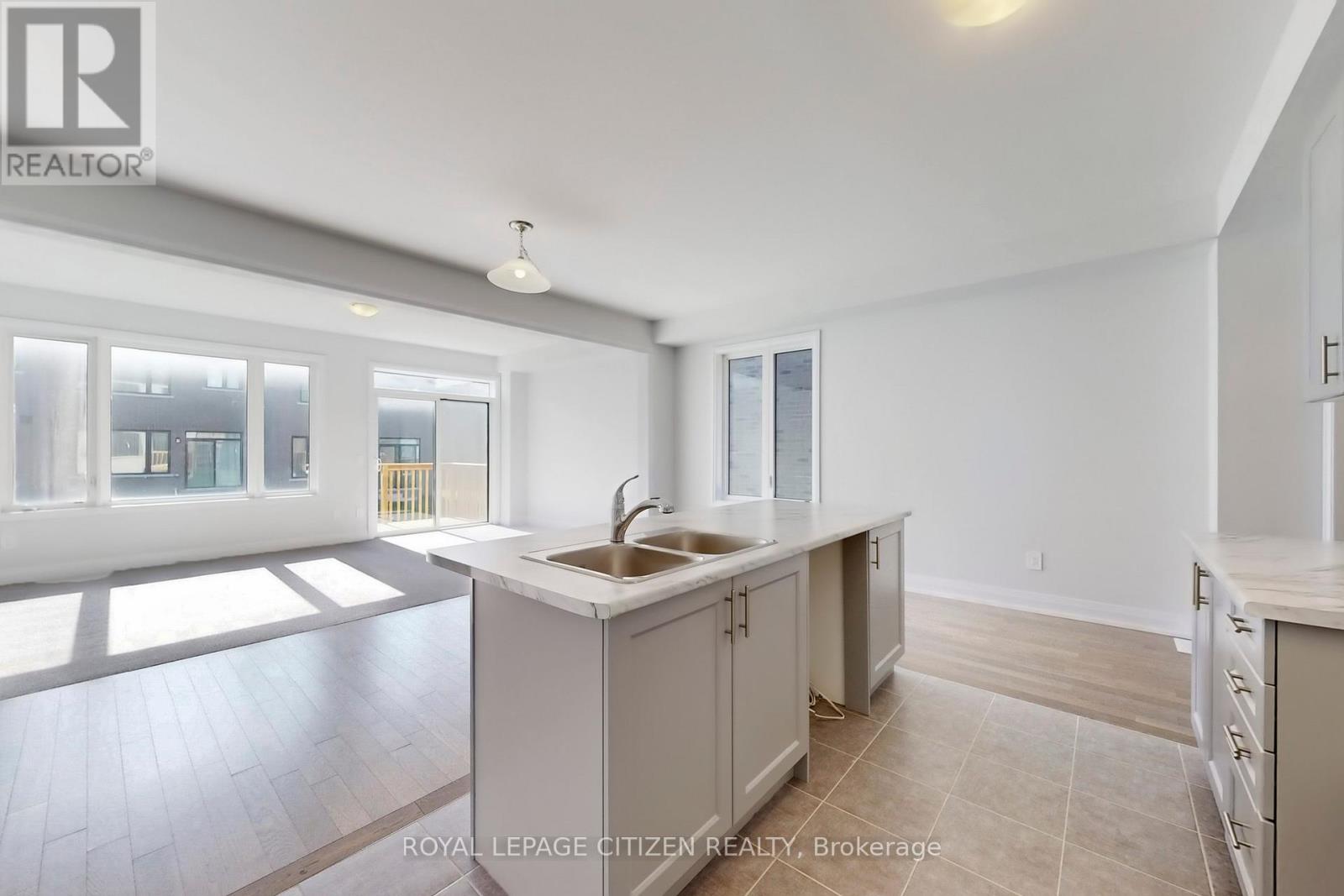 71 Butler Boulevard, Kawartha Lakes (Lindsay), Ontario  K9V 6A9 - Photo 14 - X12479235