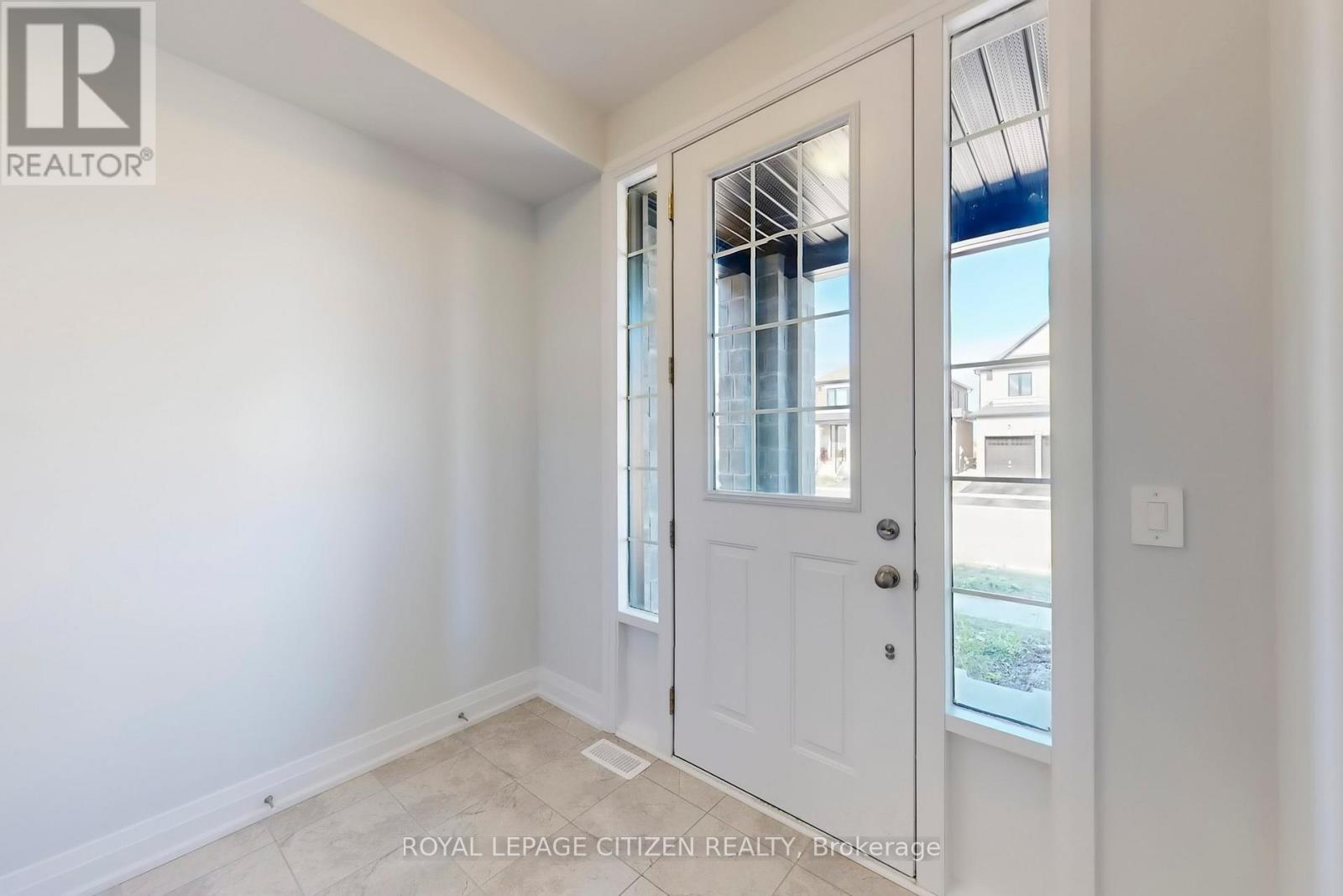 71 Butler Boulevard, Kawartha Lakes (Lindsay), Ontario  K9V 6A9 - Photo 18 - X12479235