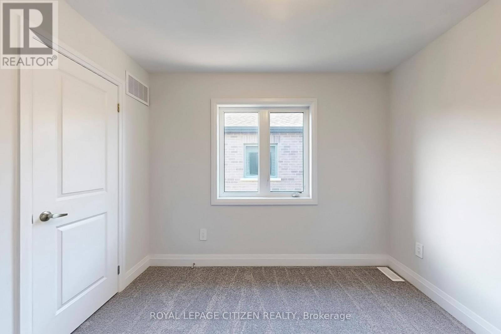 71 Butler Boulevard, Kawartha Lakes (Lindsay), Ontario  K9V 6A9 - Photo 35 - X12479235