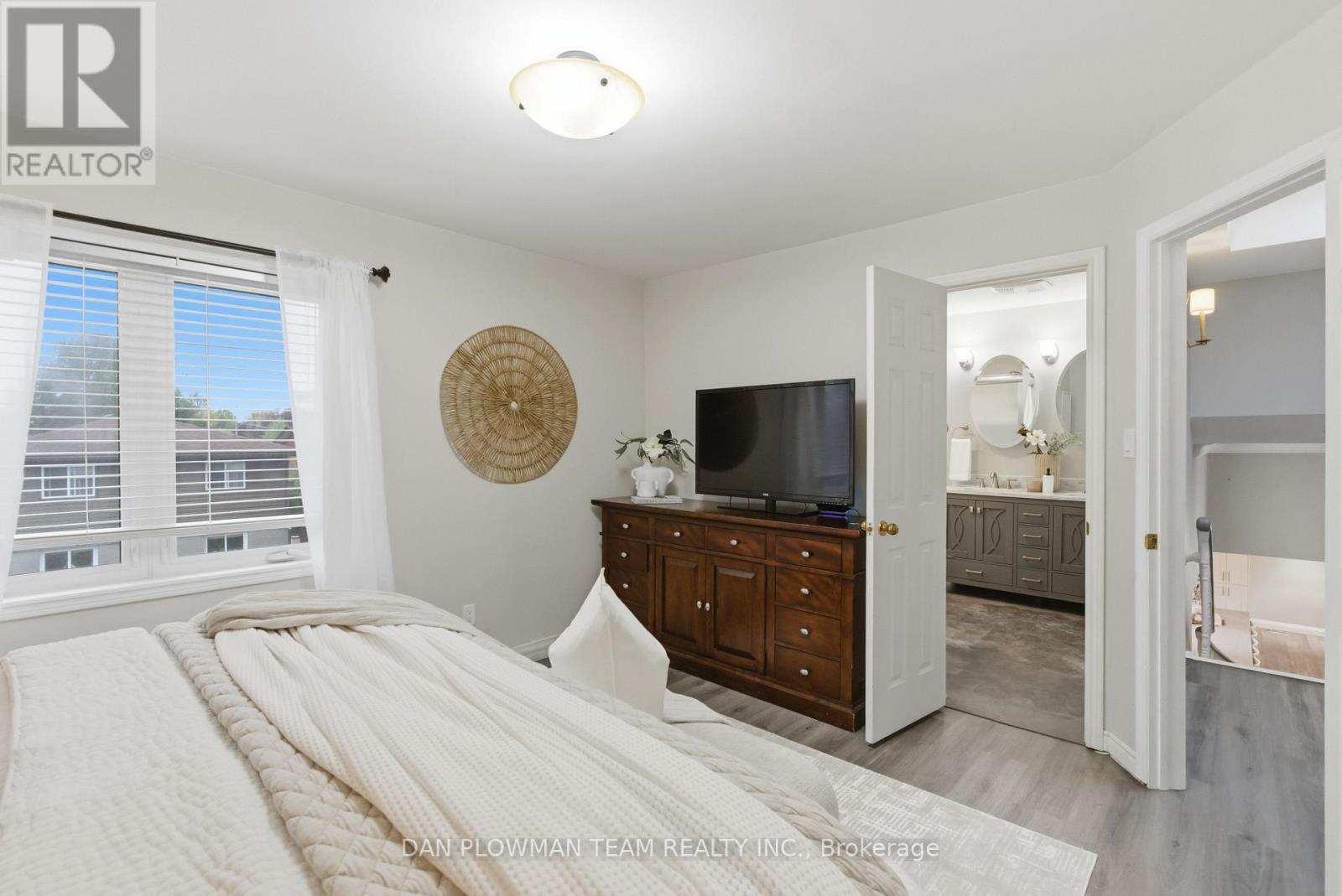 7 Oliver Court, Kawartha Lakes (Lindsay), Ontario  K9V 5V9 - Photo 22 - X12479301