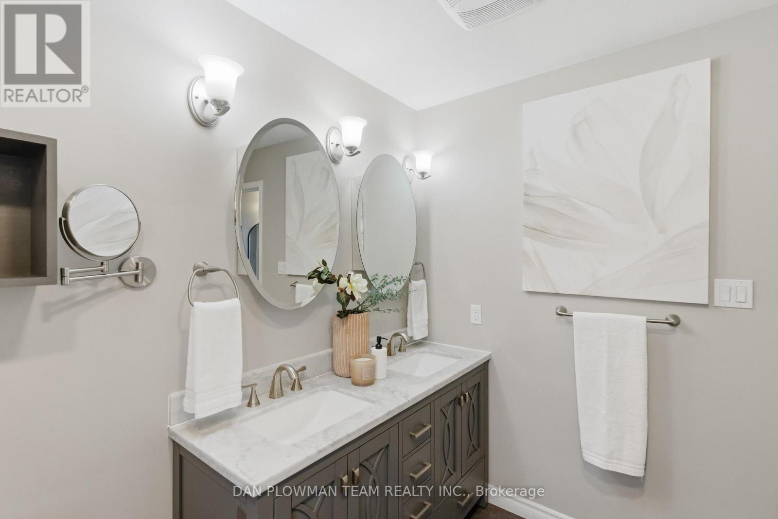 7 Oliver Court, Kawartha Lakes (Lindsay), Ontario  K9V 5V9 - Photo 24 - X12479301