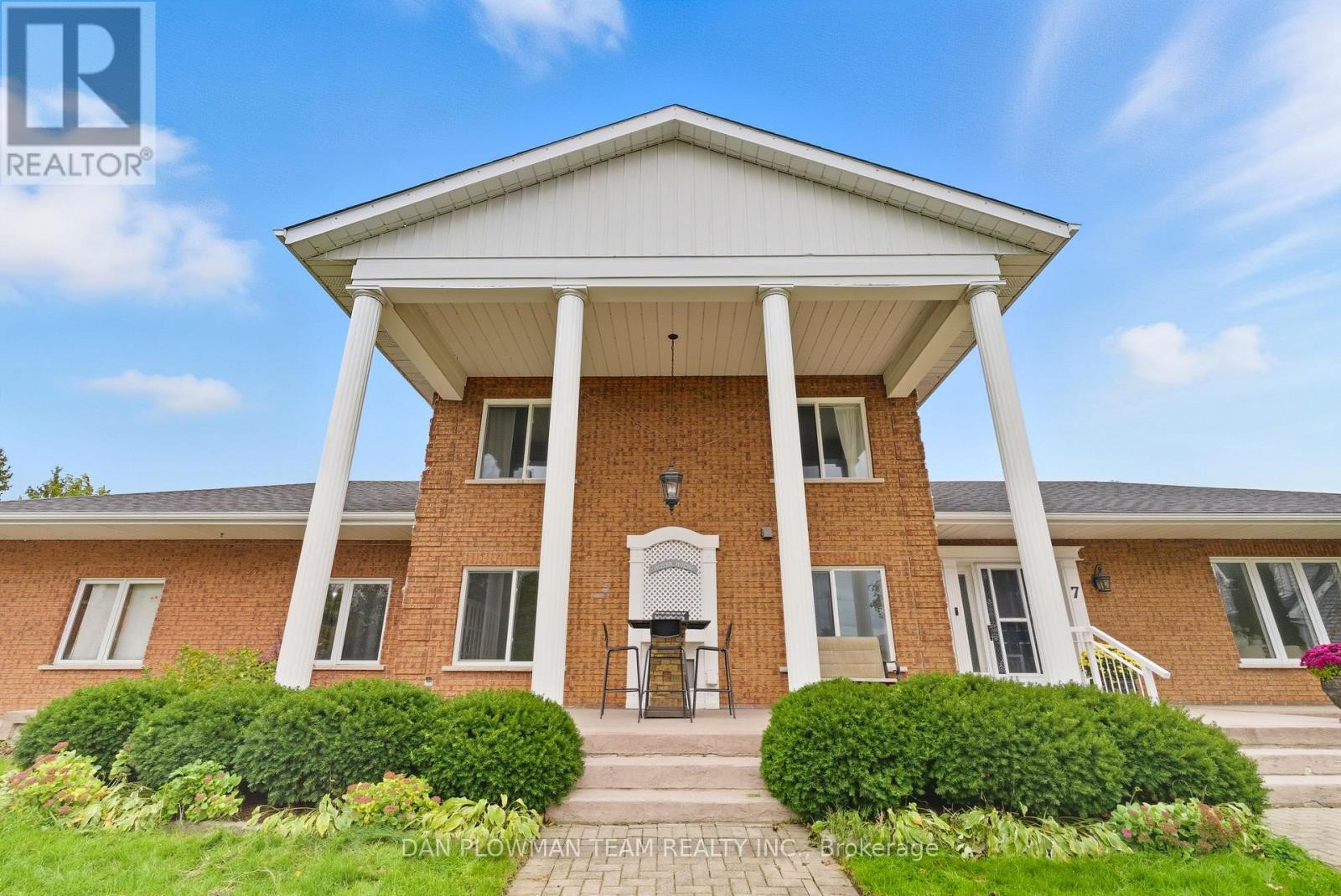 7 Oliver Court, Kawartha Lakes (Lindsay), Ontario  K9V 5V9 - Photo 3 - X12479301