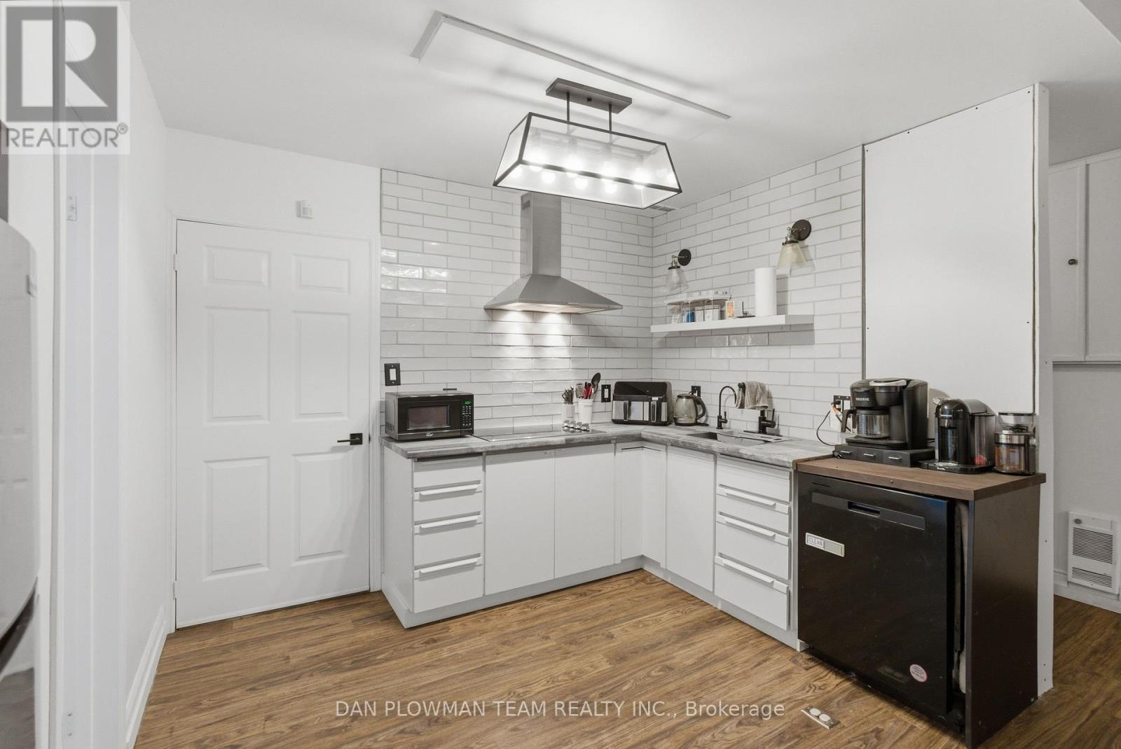 7 Oliver Court, Kawartha Lakes (Lindsay), Ontario  K9V 5V9 - Photo 37 - X12479301